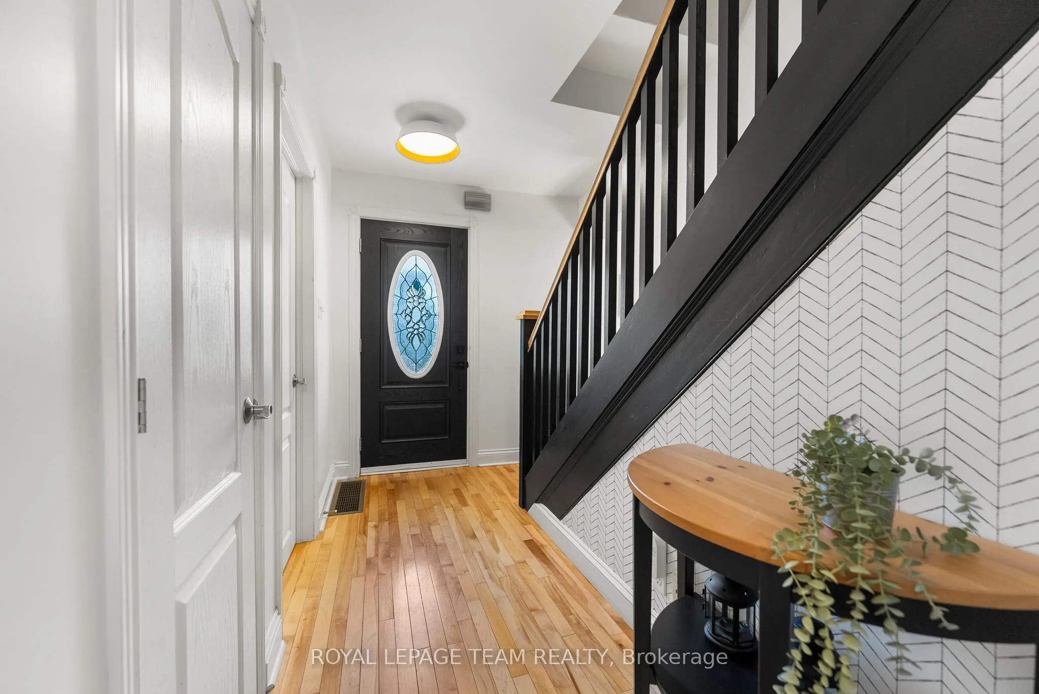 212 Prince Street W