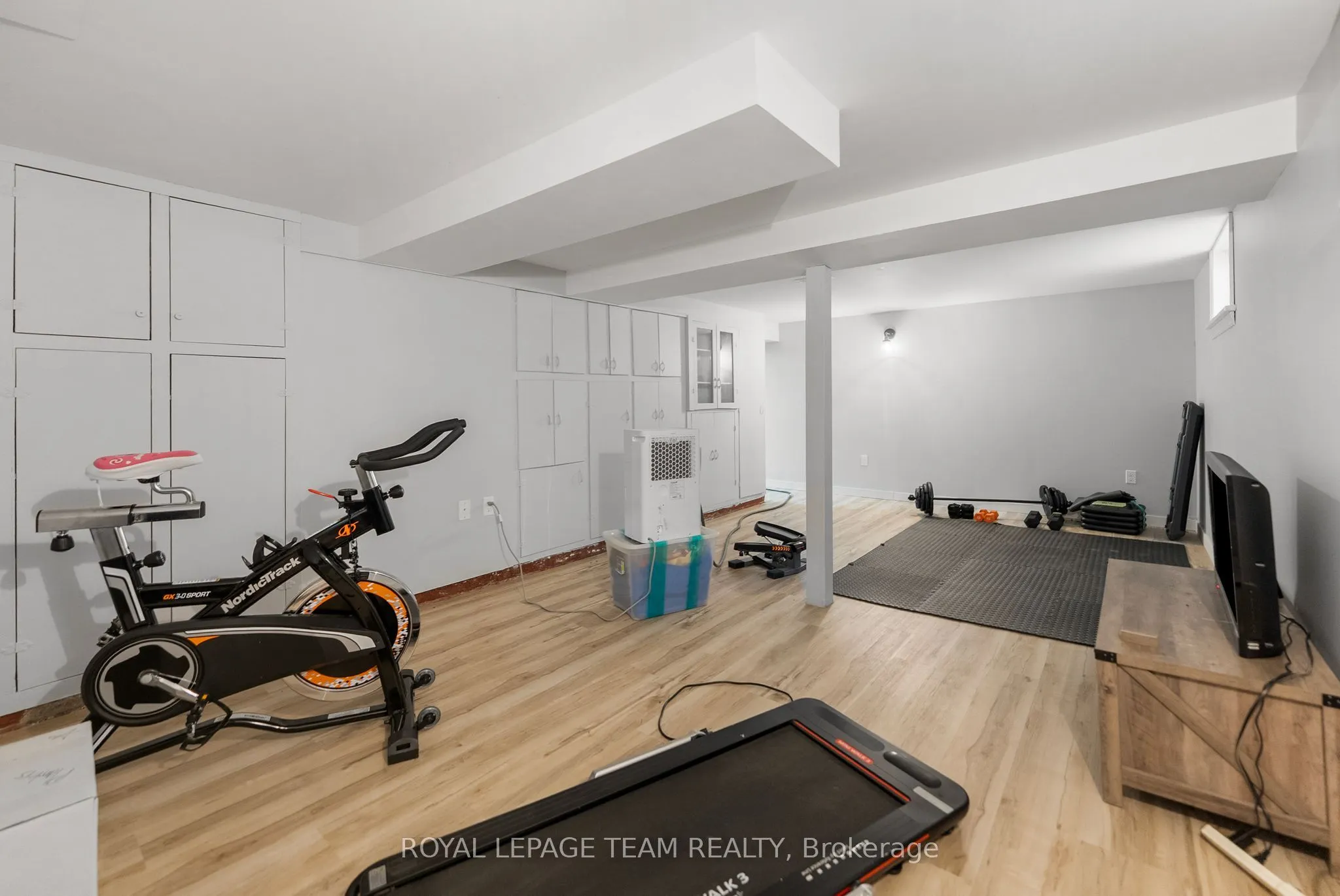 212 Prince Street W