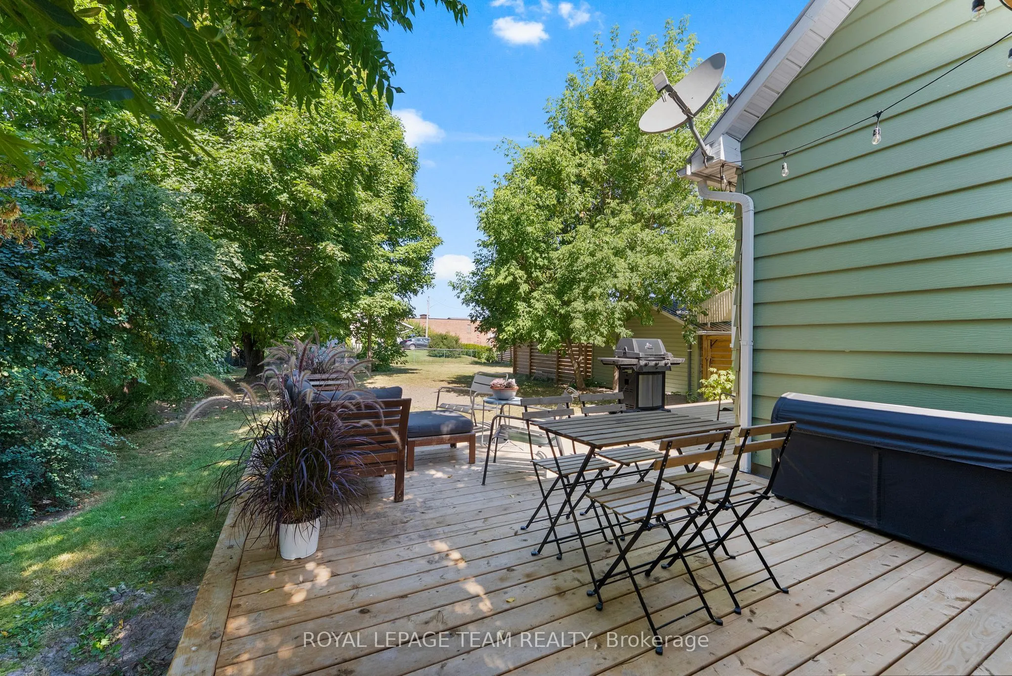 212 Prince Street W