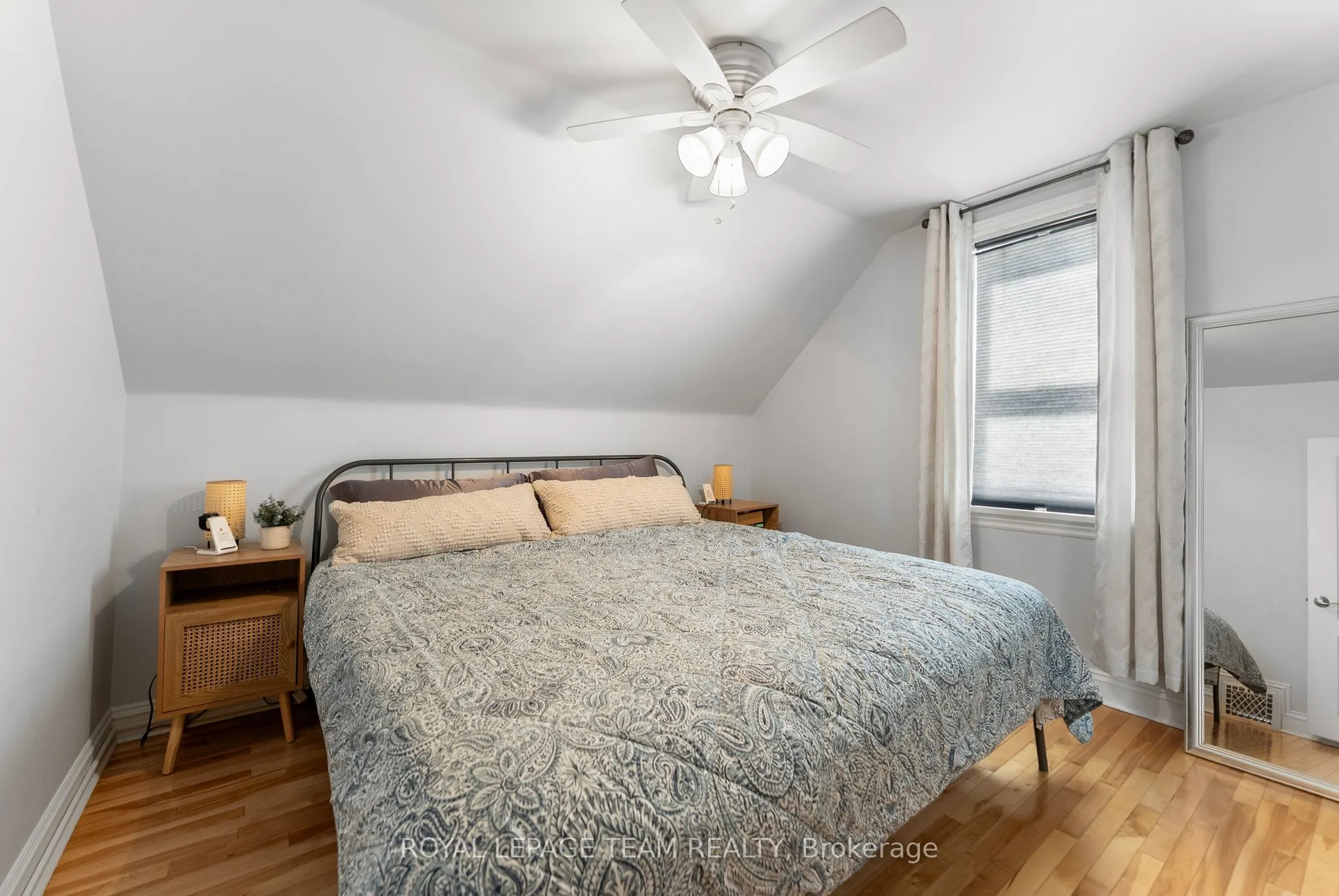 212 Prince Street W