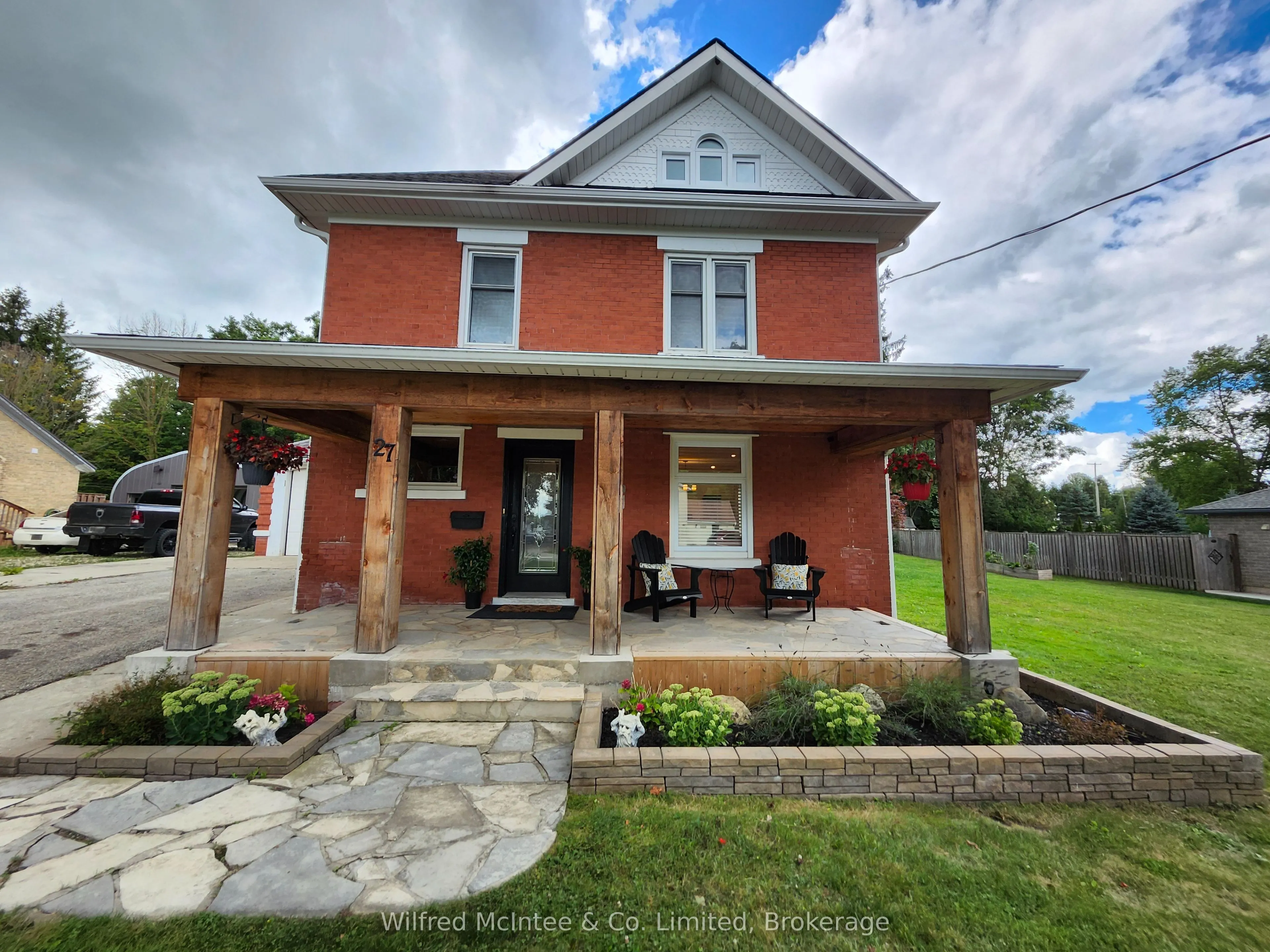 27 WILLIAM Street N