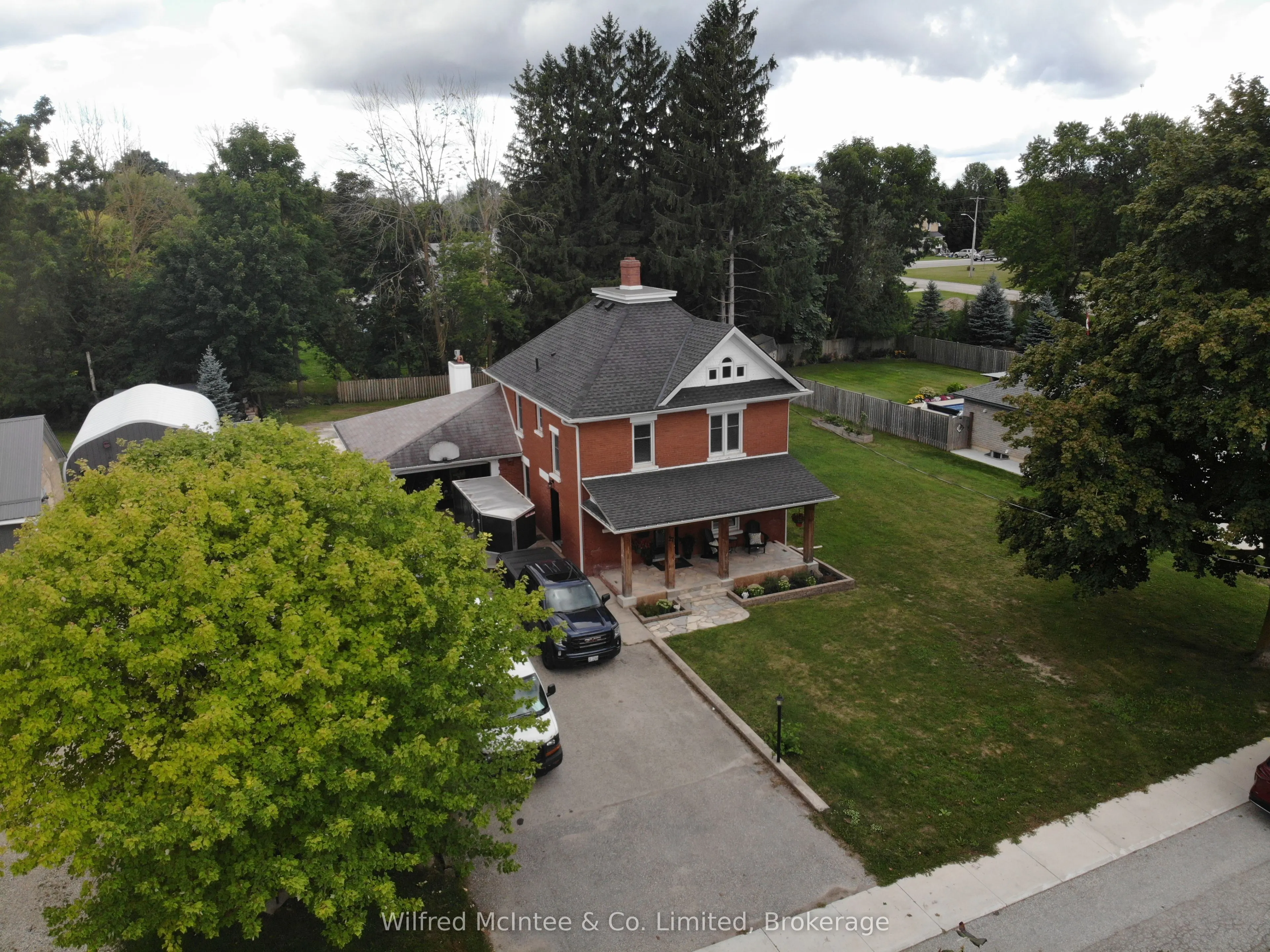 27 WILLIAM Street N