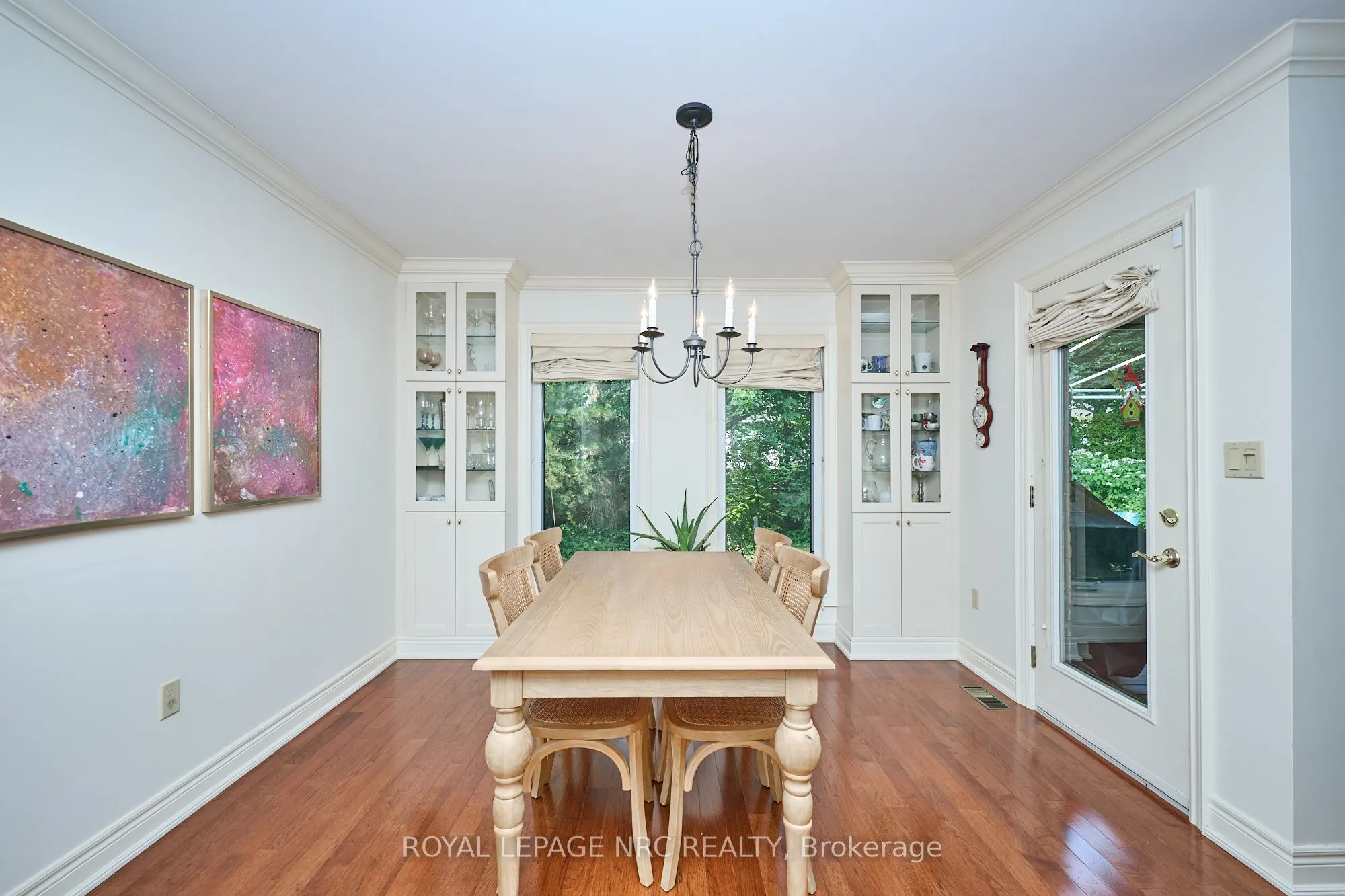 330 John Street W