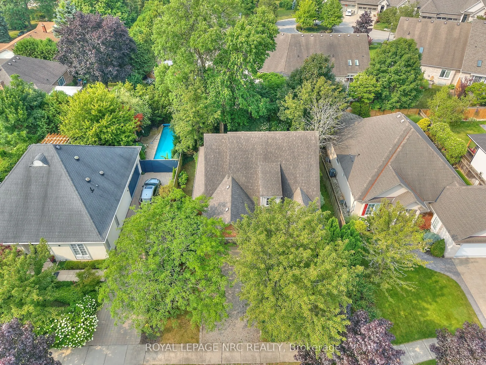 330 John Street W