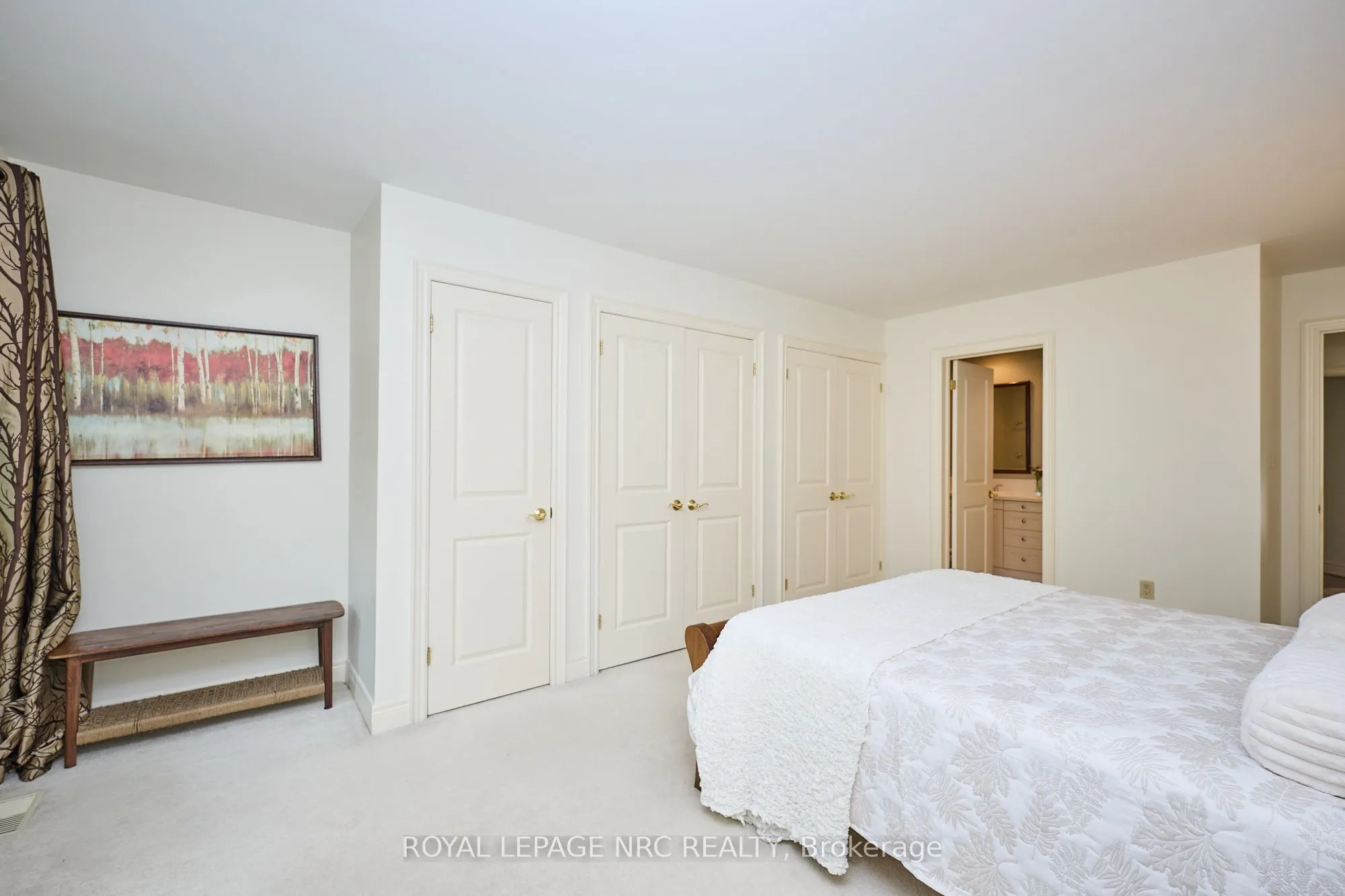 330 John Street W