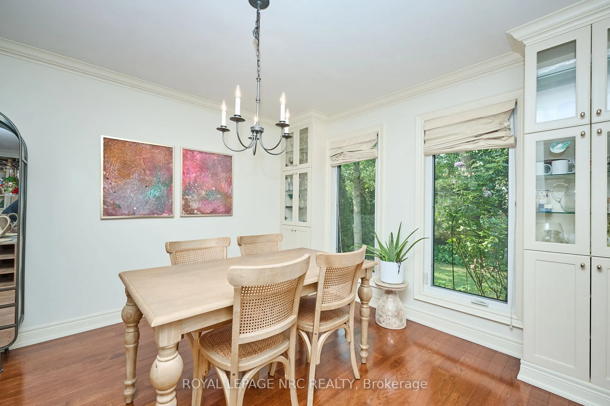 330 John Street W