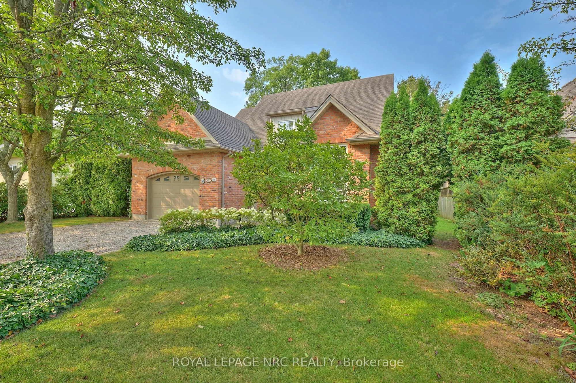 330 John Street W