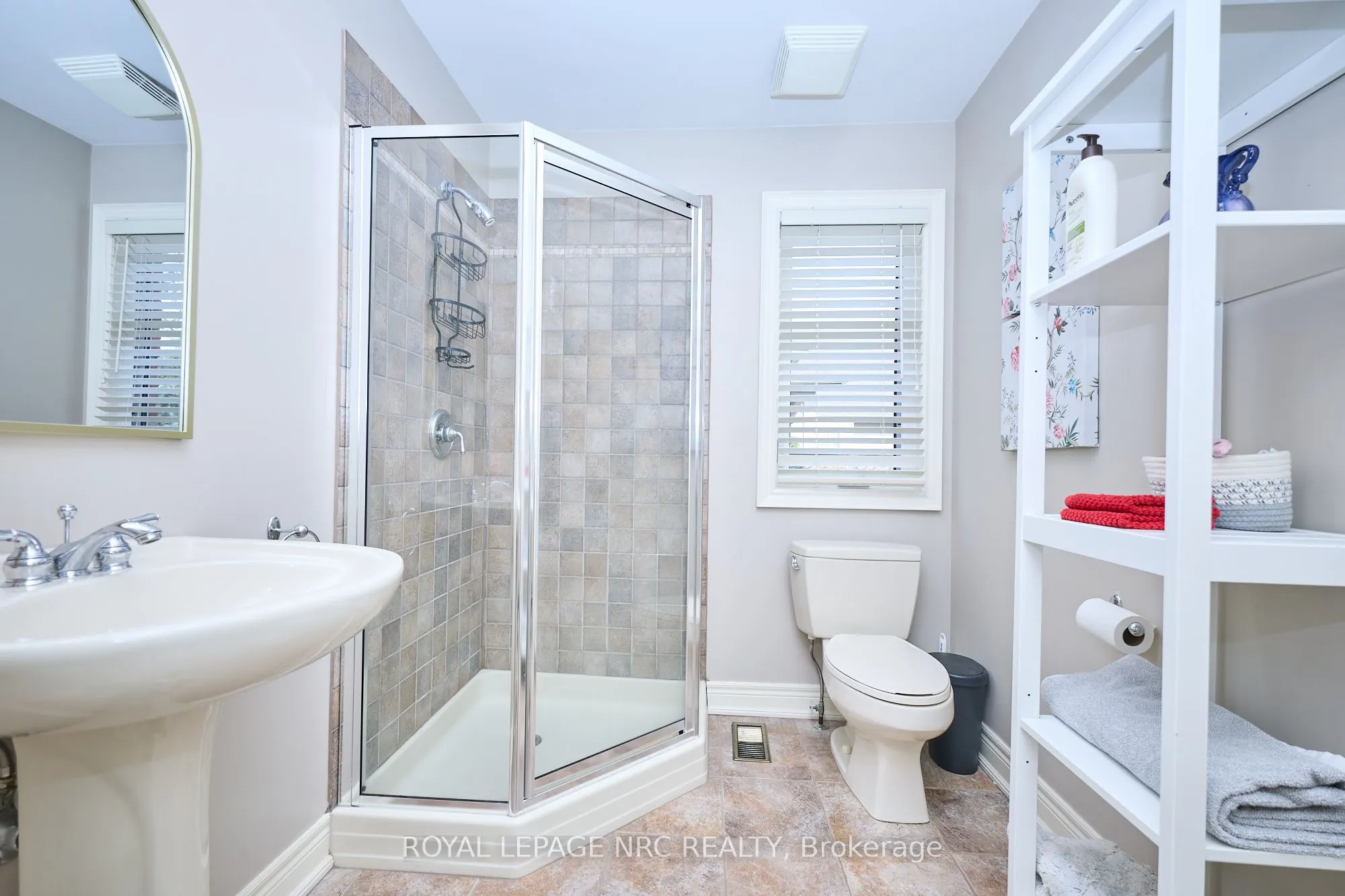 330 John Street W