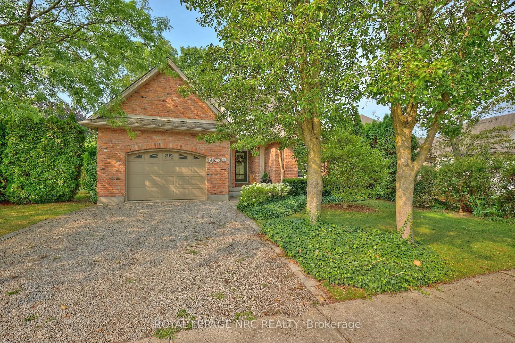 330 John Street W