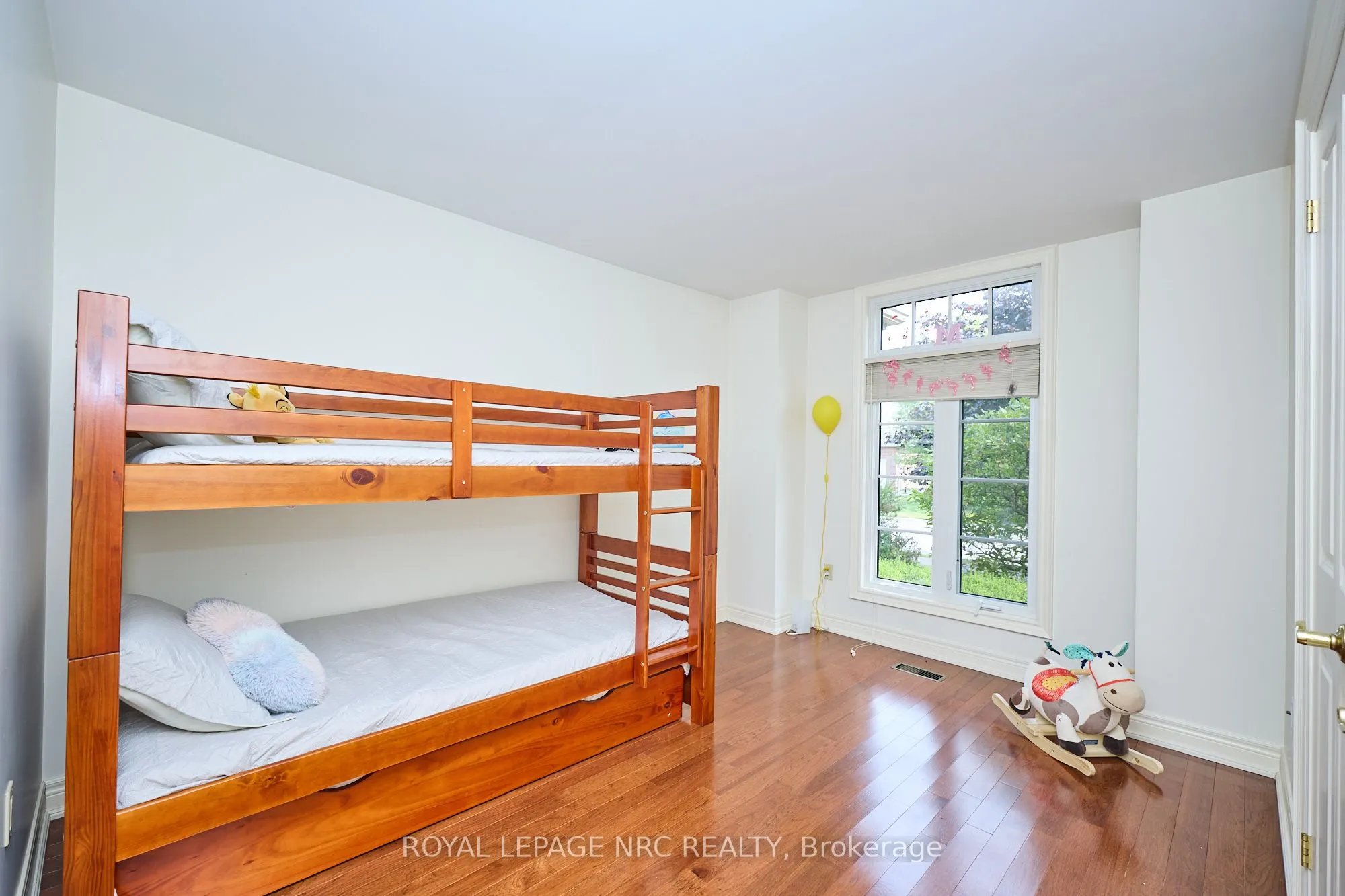330 John Street W