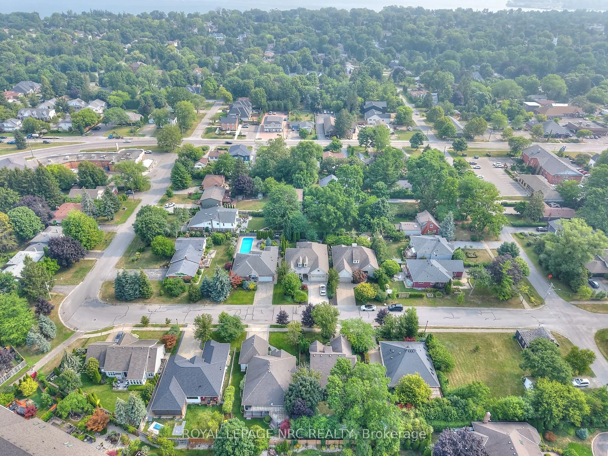 330 John Street W
