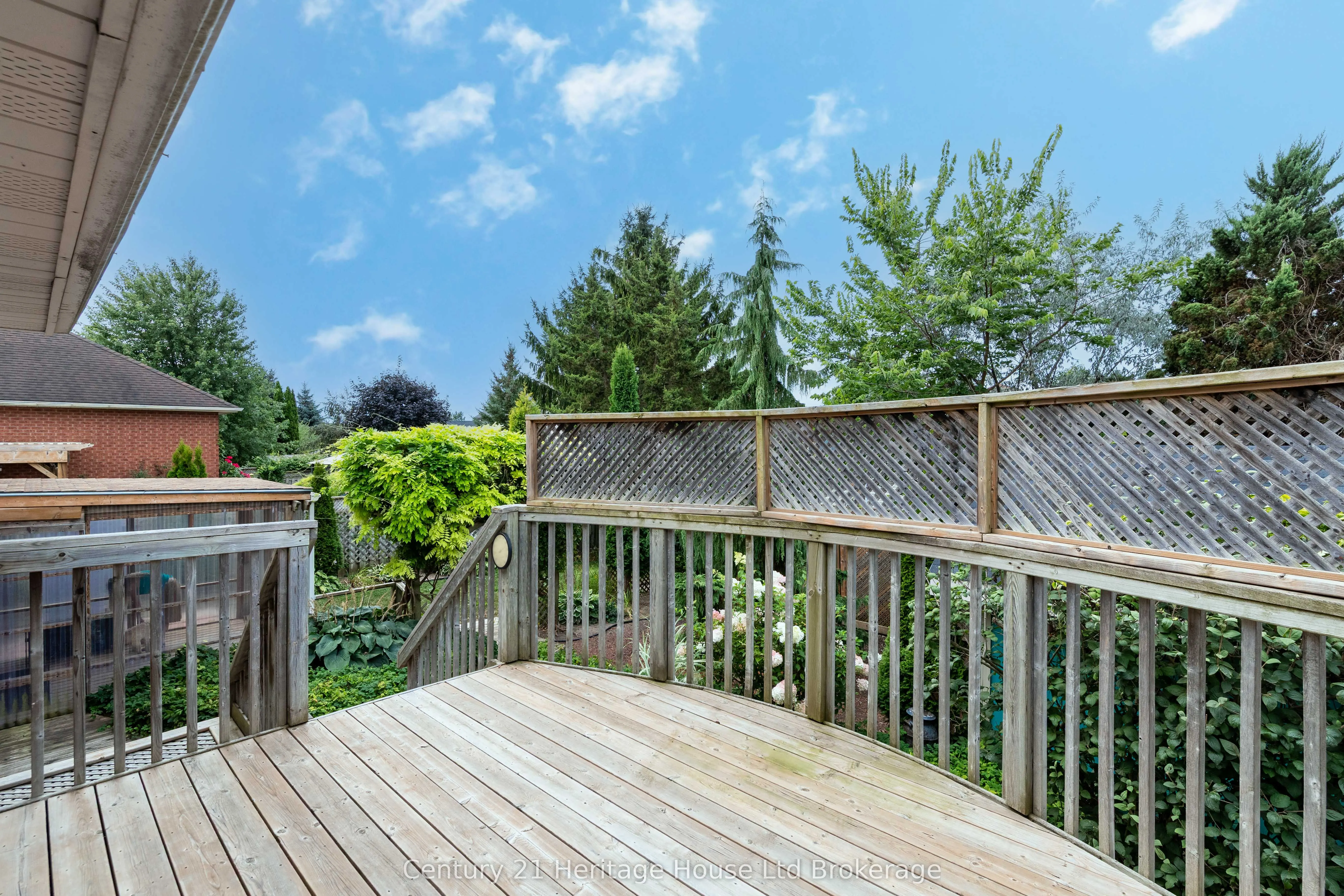 549 Lansdowne Avenue