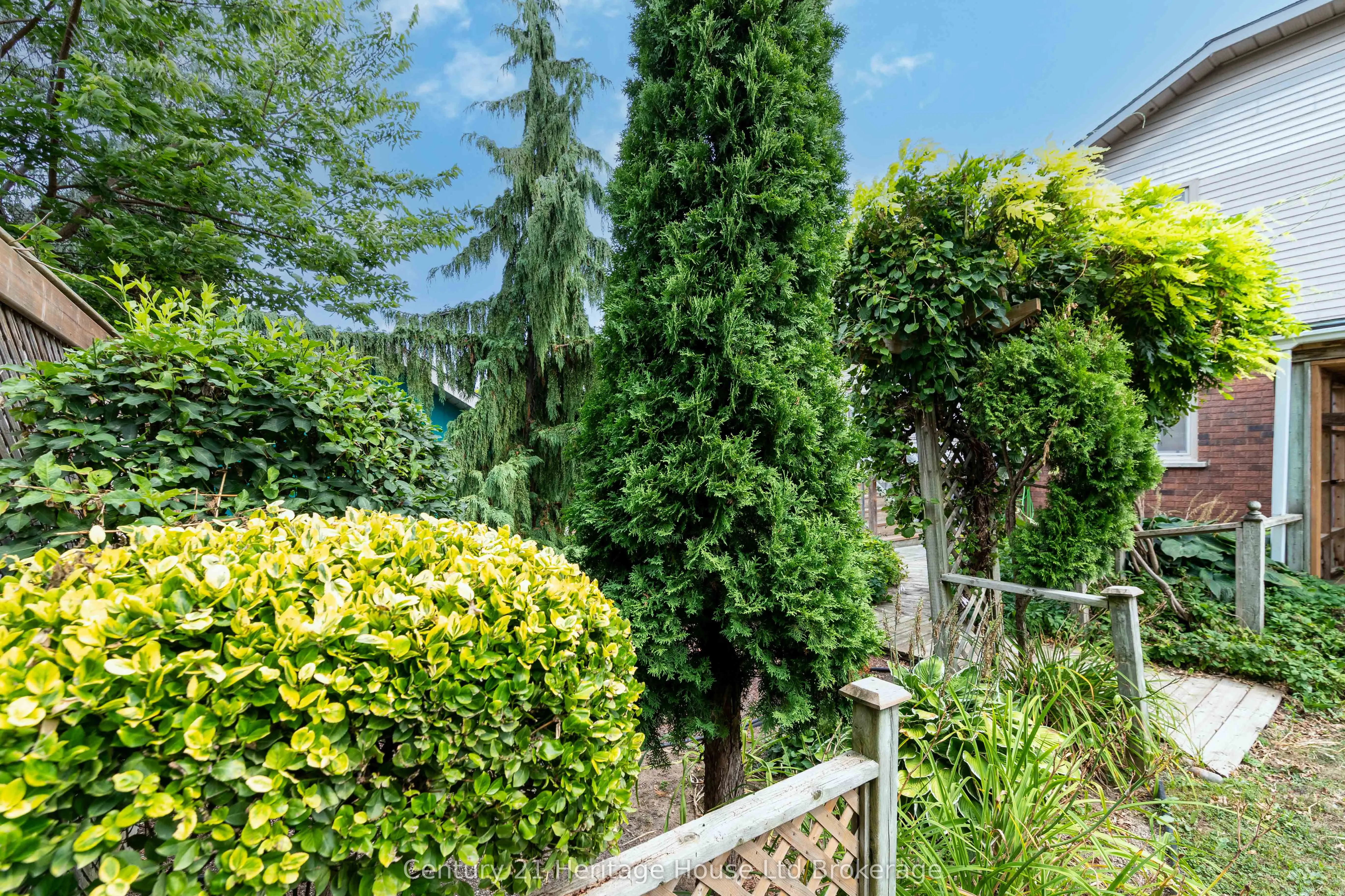 549 Lansdowne Avenue