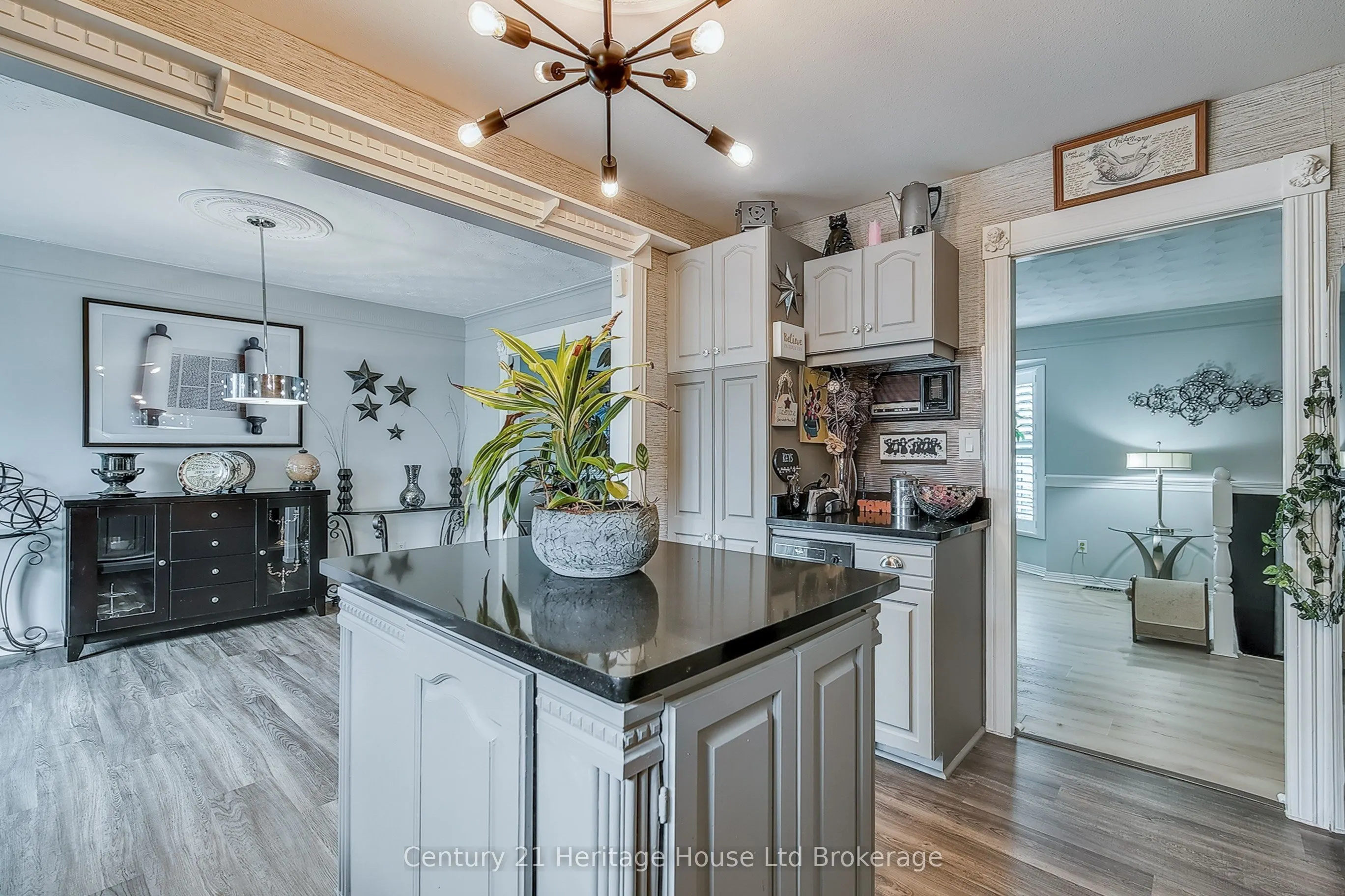 549 Lansdowne Avenue