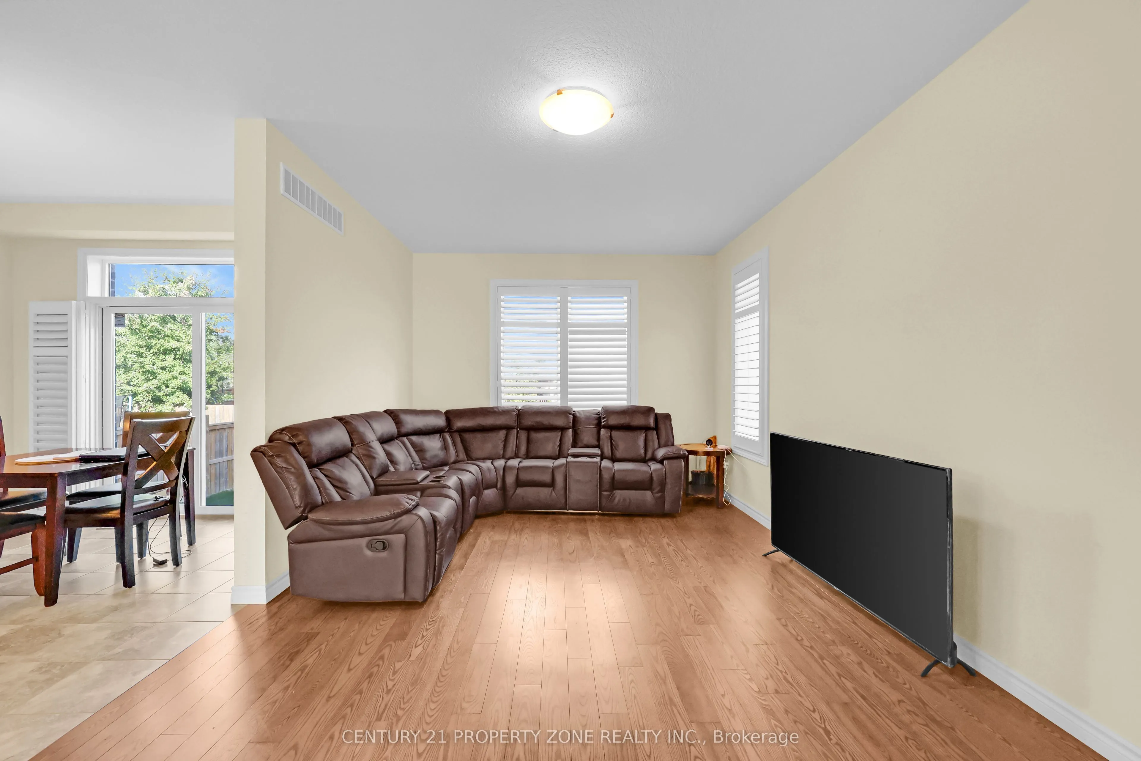 8 Chamberlain Avenue