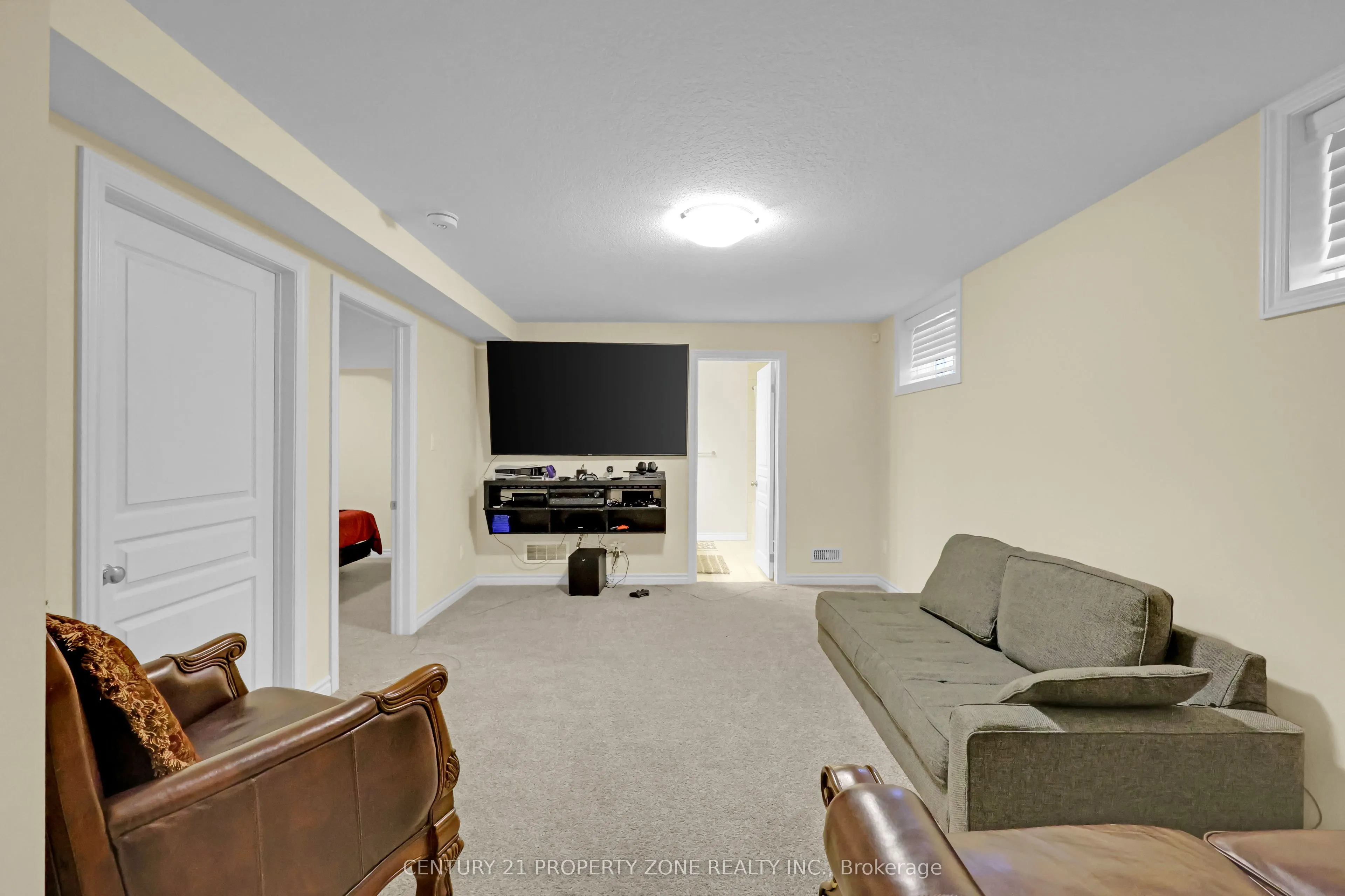 8 Chamberlain Avenue