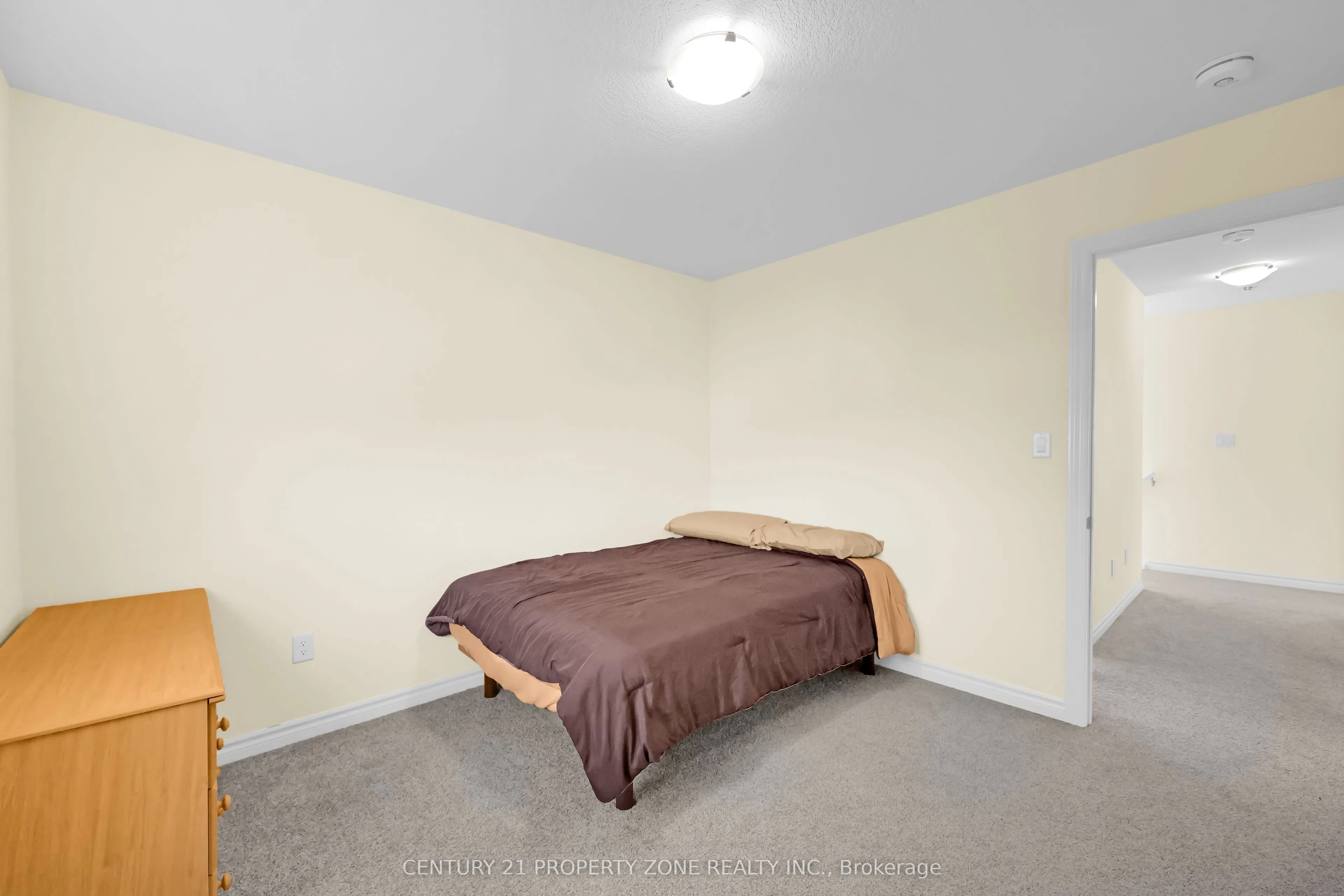 8 Chamberlain Avenue