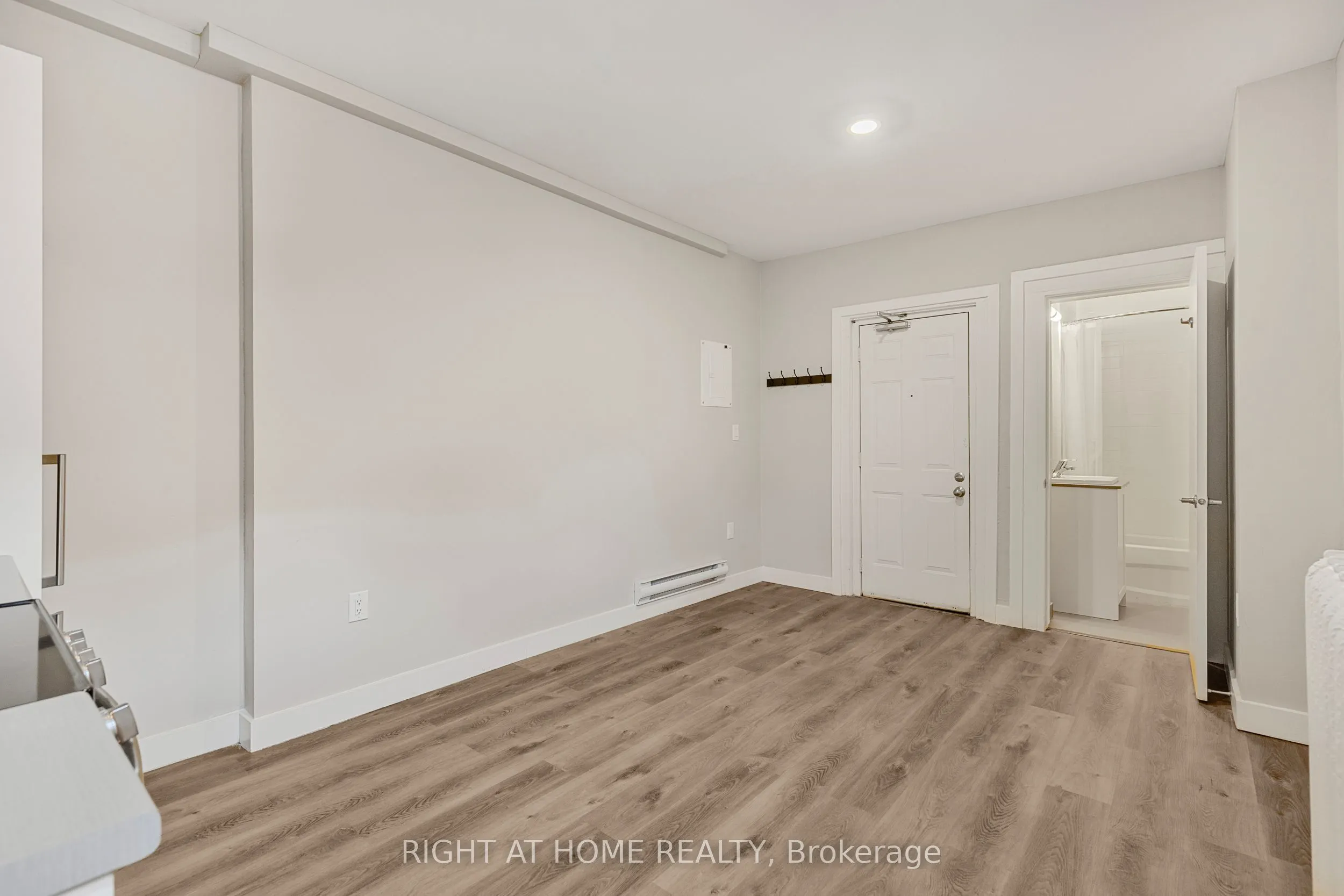82 Welland Avenue, #5