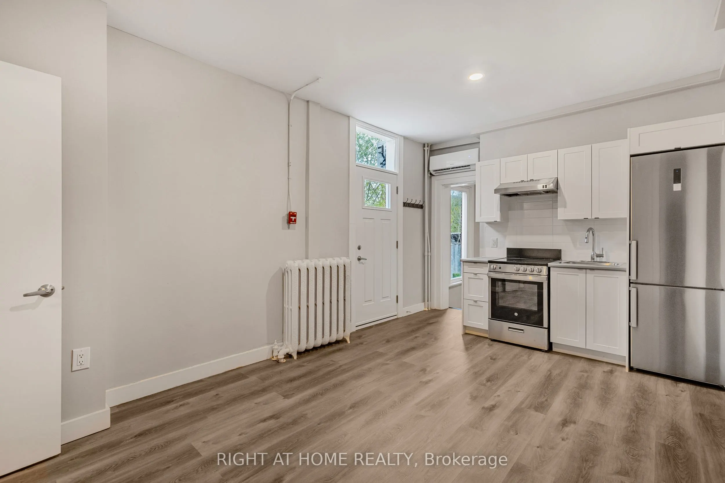 82 Welland Avenue, #5