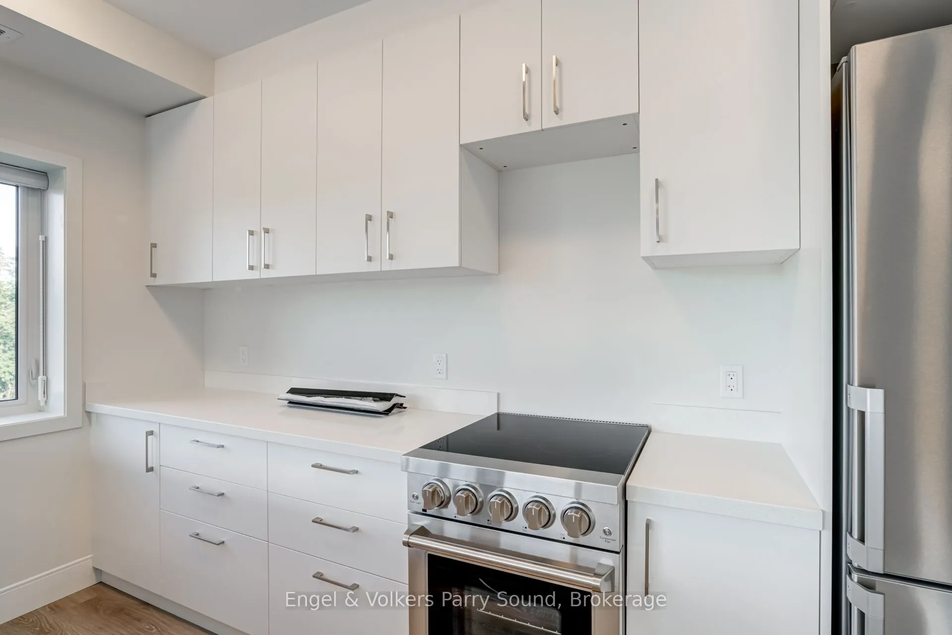 51 GEORGE Street, #201