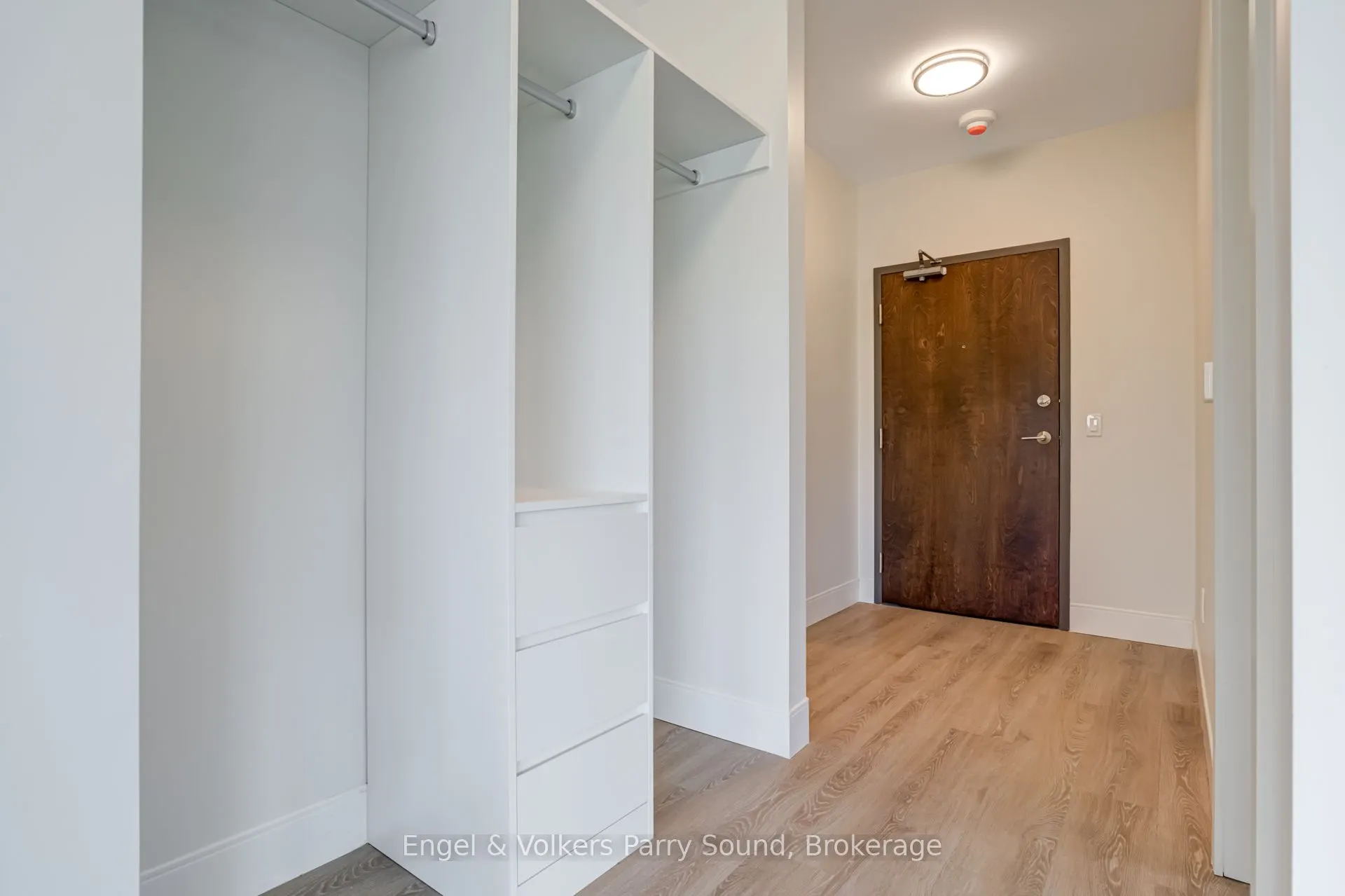 51 GEORGE Street, #201