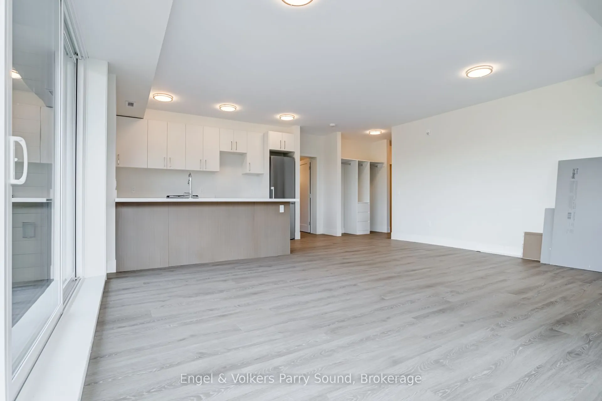 51 GEORGE Street, #201