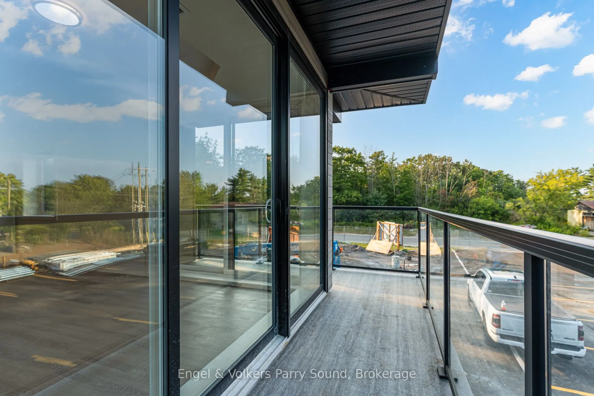 51 GEORGE Street, #201