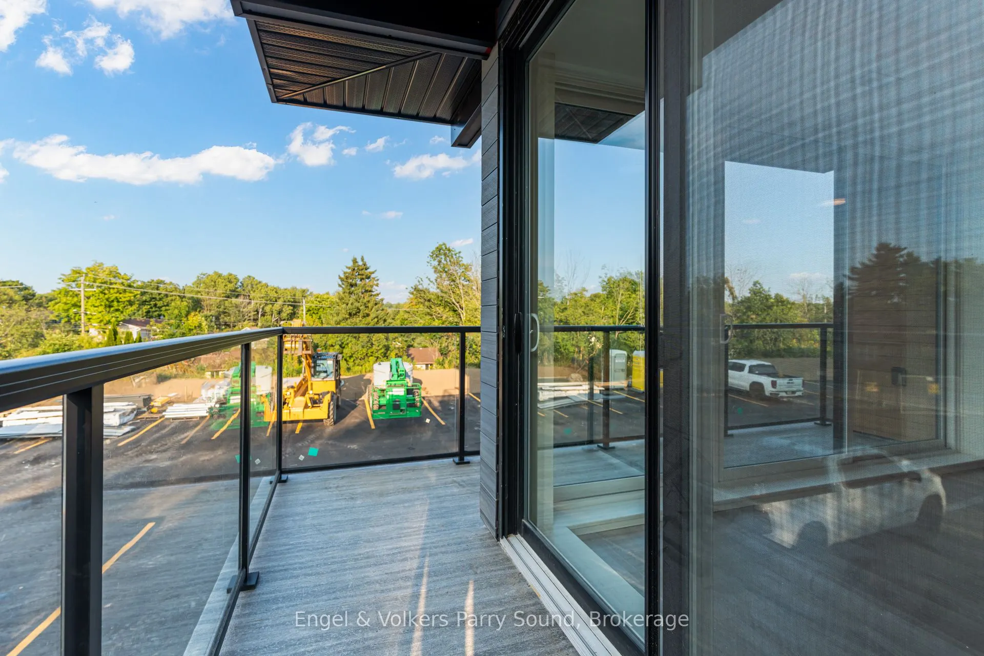 51 GEORGE Street, #201