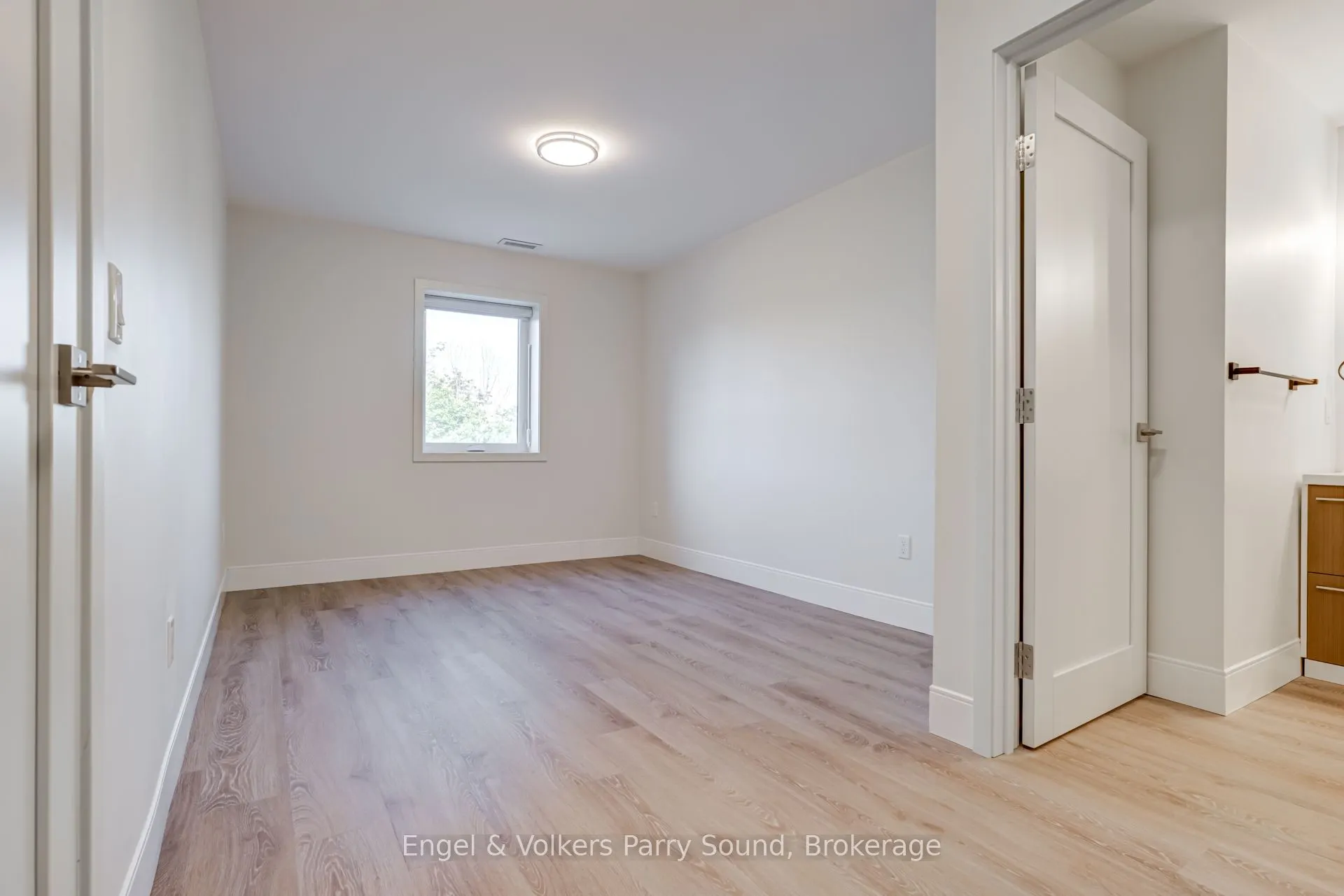 51 GEORGE Street, #201