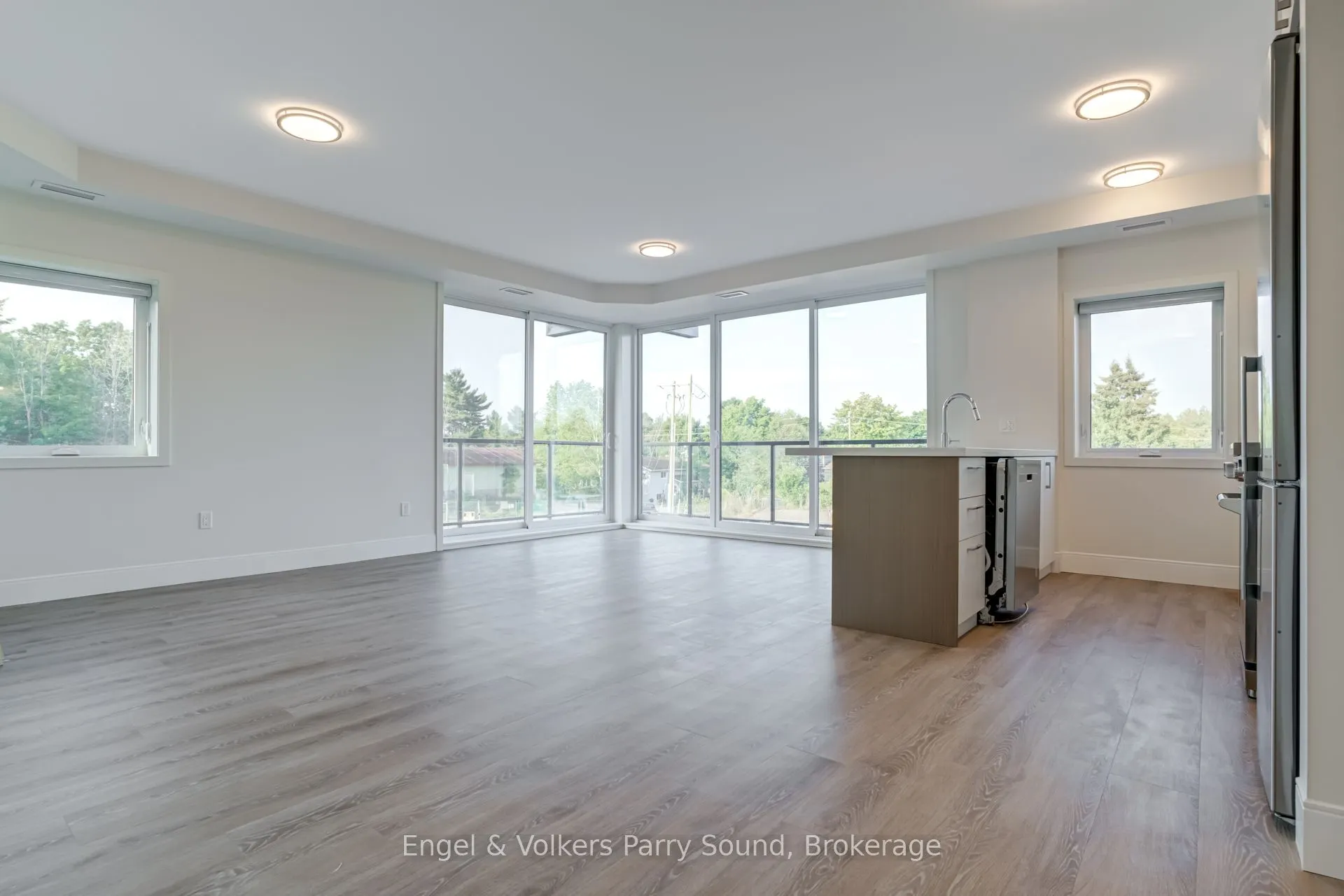 51 GEORGE Street, #201