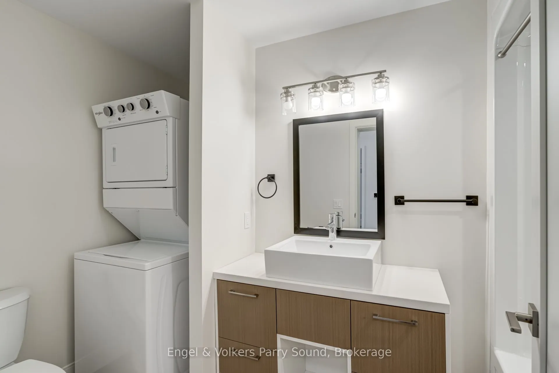 51 GEORGE Street, #201