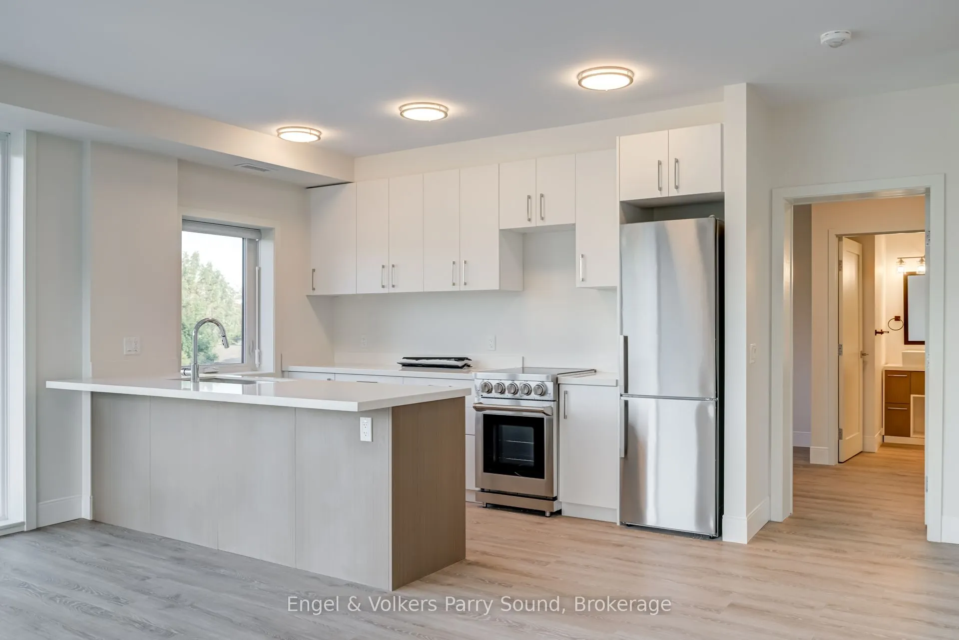 51 GEORGE Street, #201