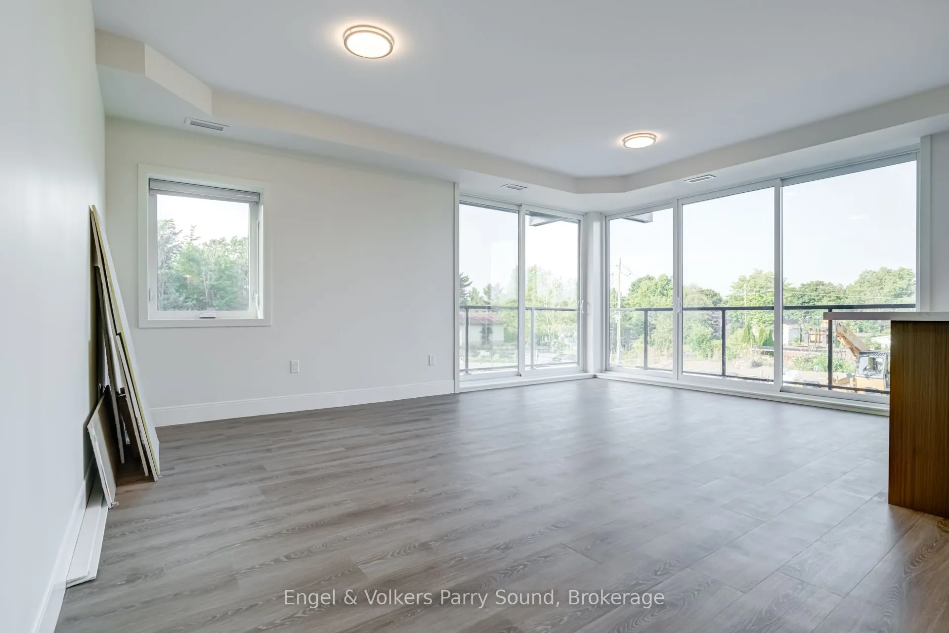 51 GEORGE Street, #201