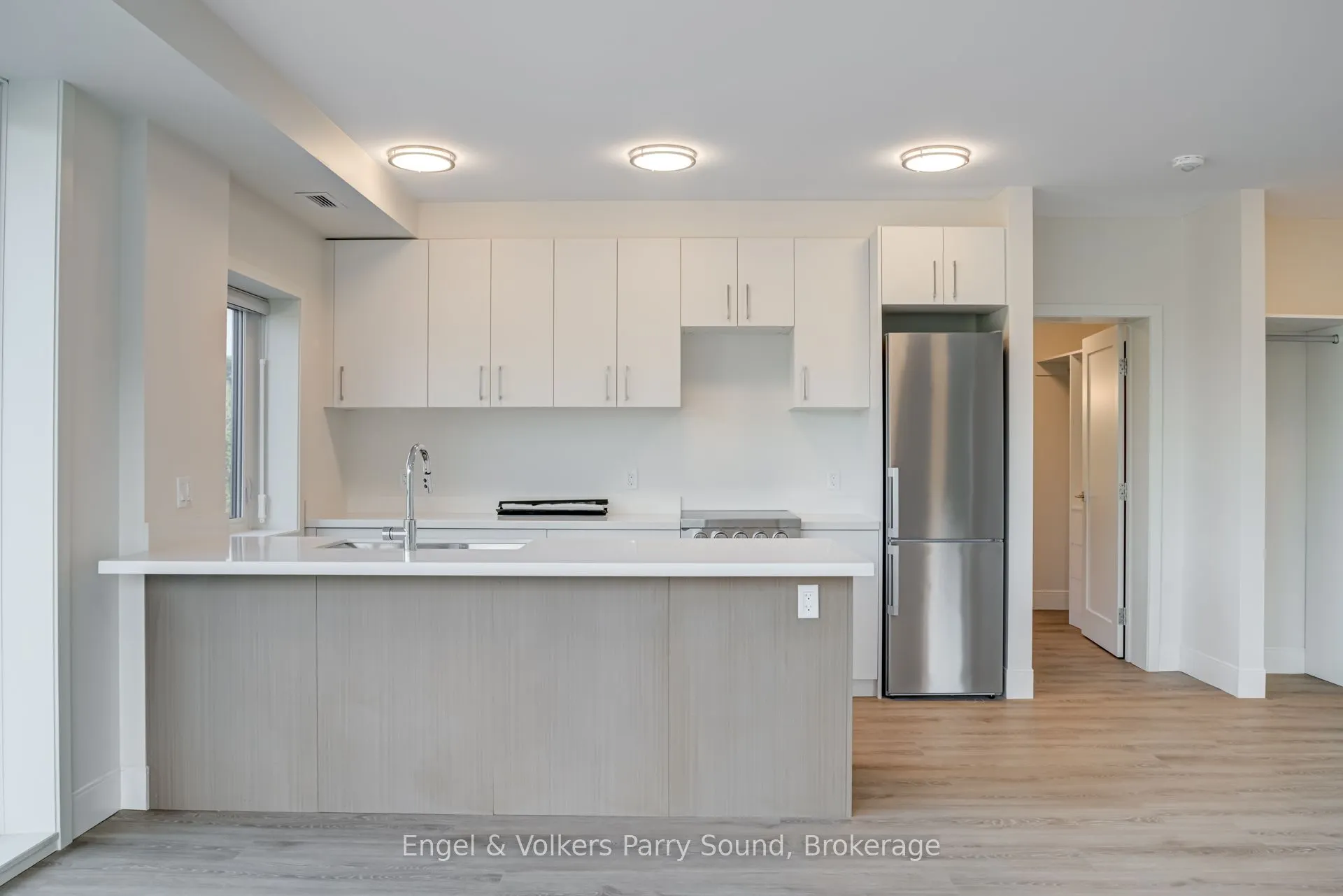 51 GEORGE Street, #201