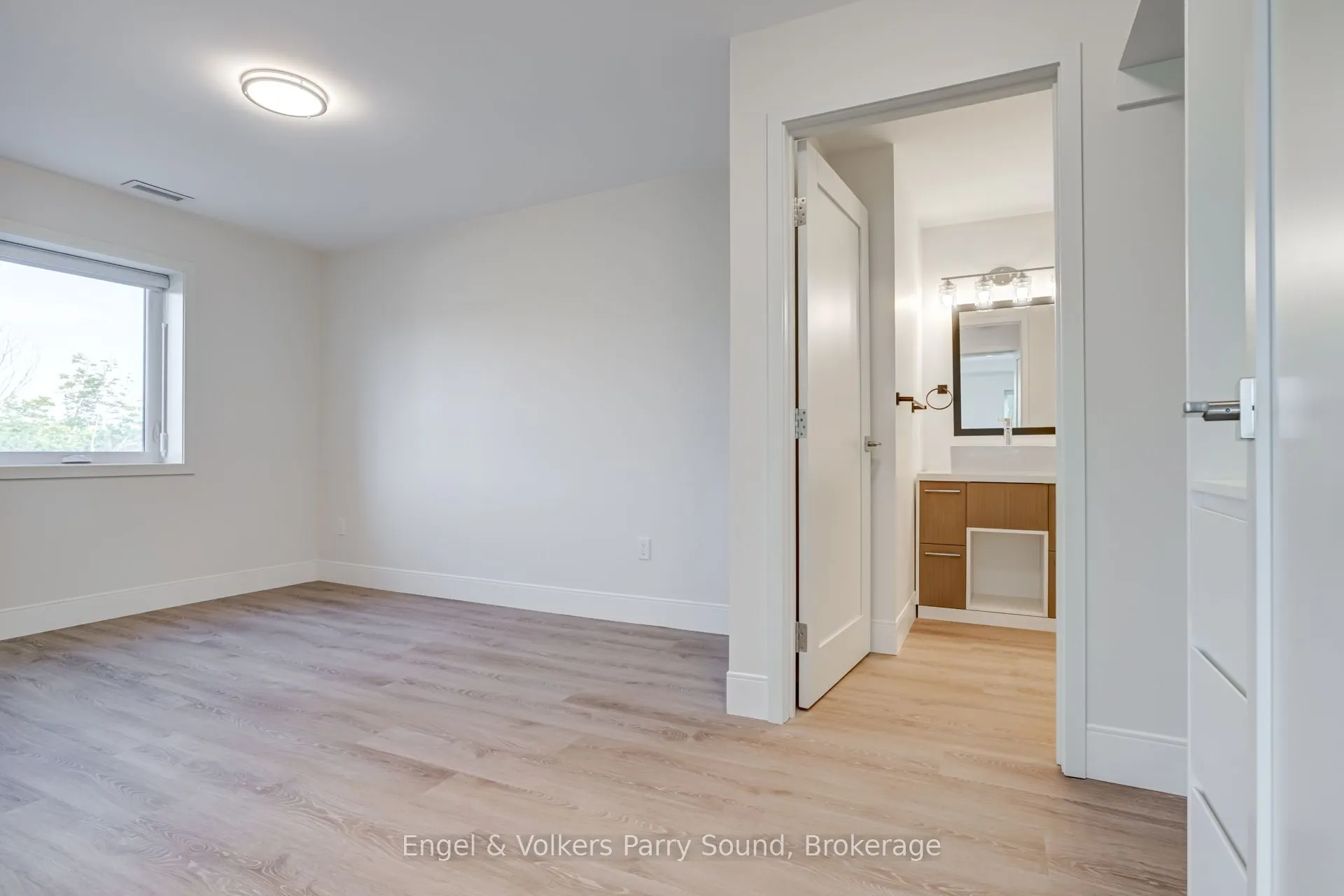 51 GEORGE Street, #201