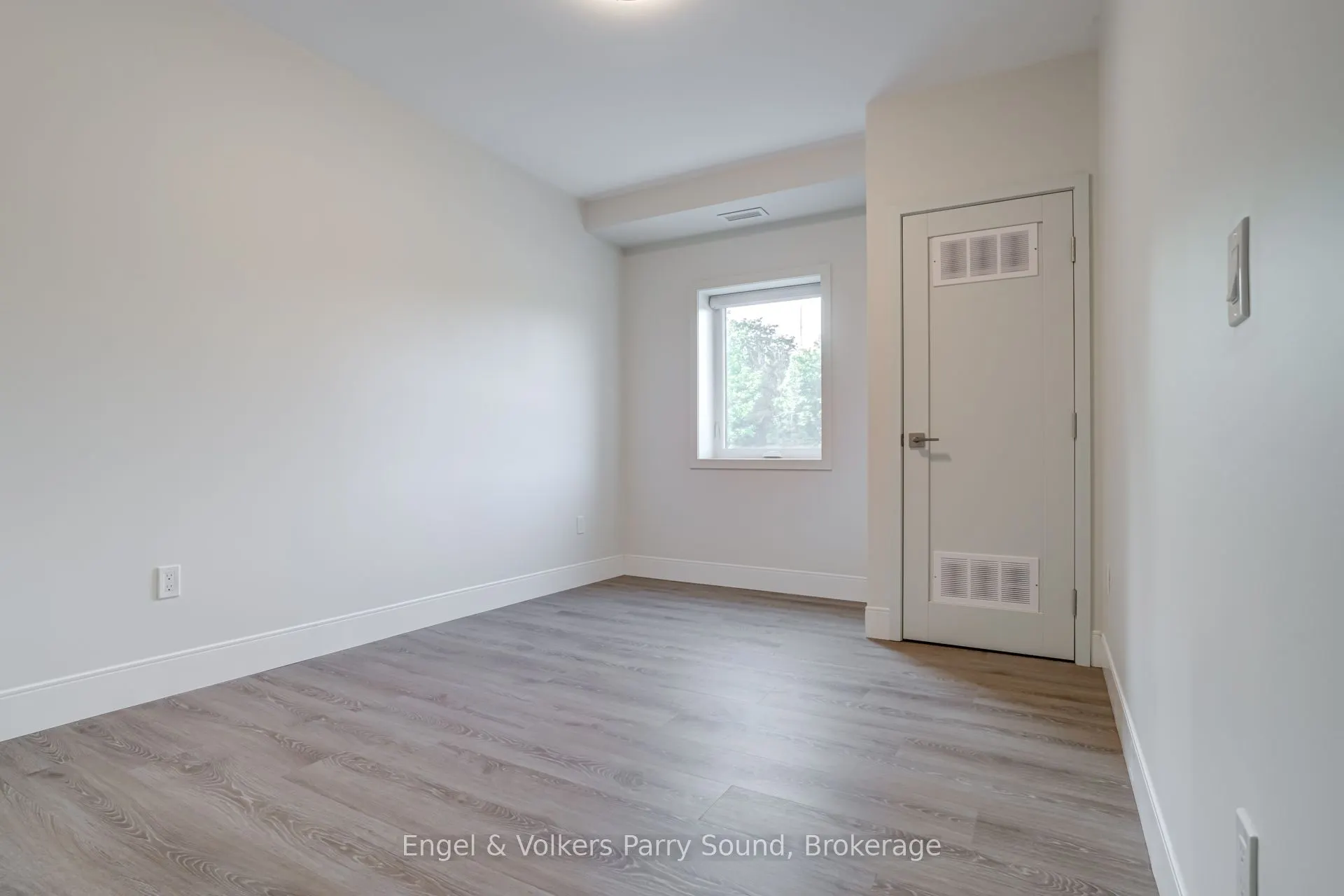 51 GEORGE Street, #201