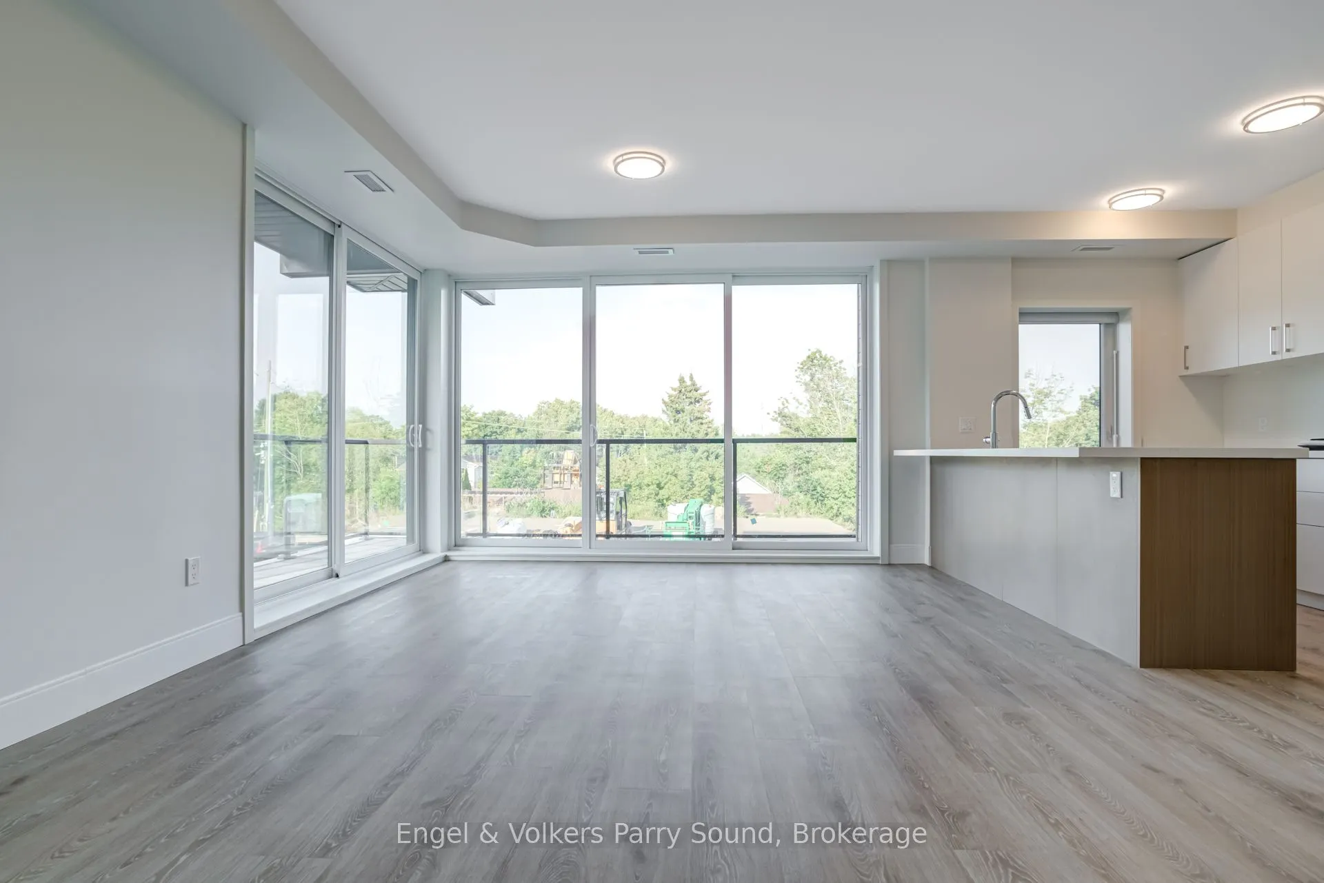 51 GEORGE Street, #201