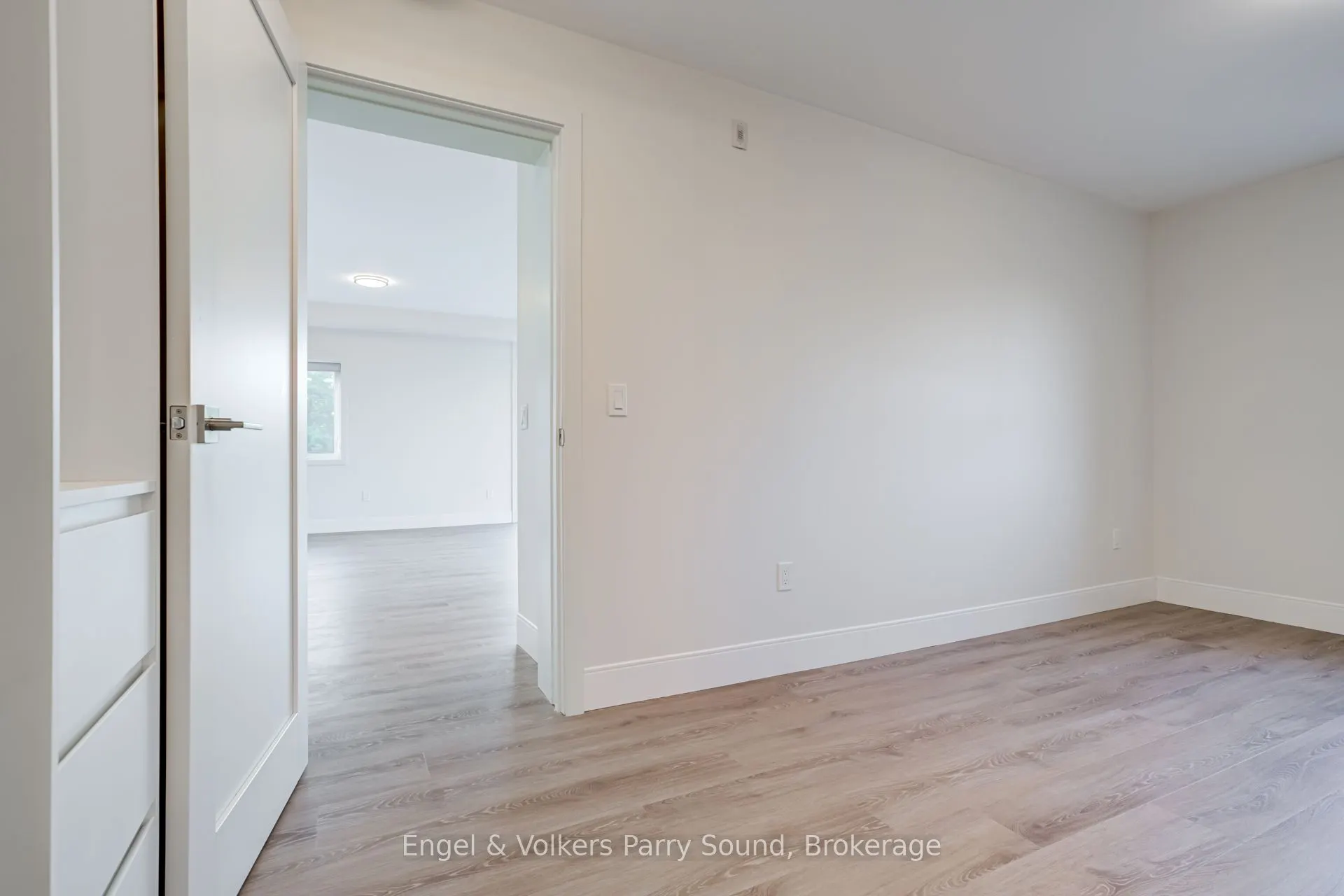 51 GEORGE Street, #201