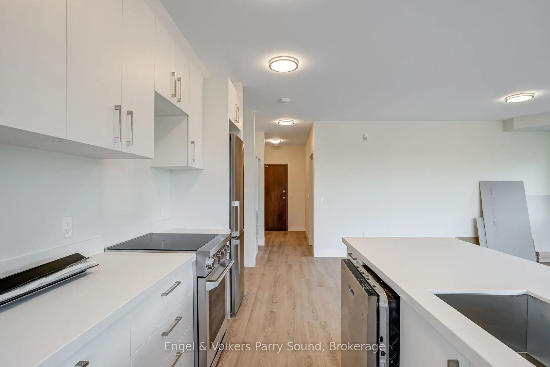 51 GEORGE Street, #201