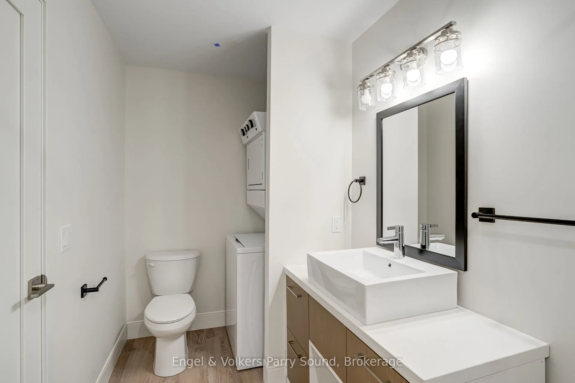 51 GEORGE Street, #201