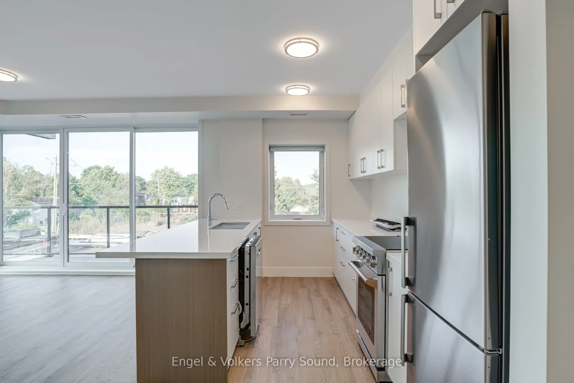 51 GEORGE Street, #201