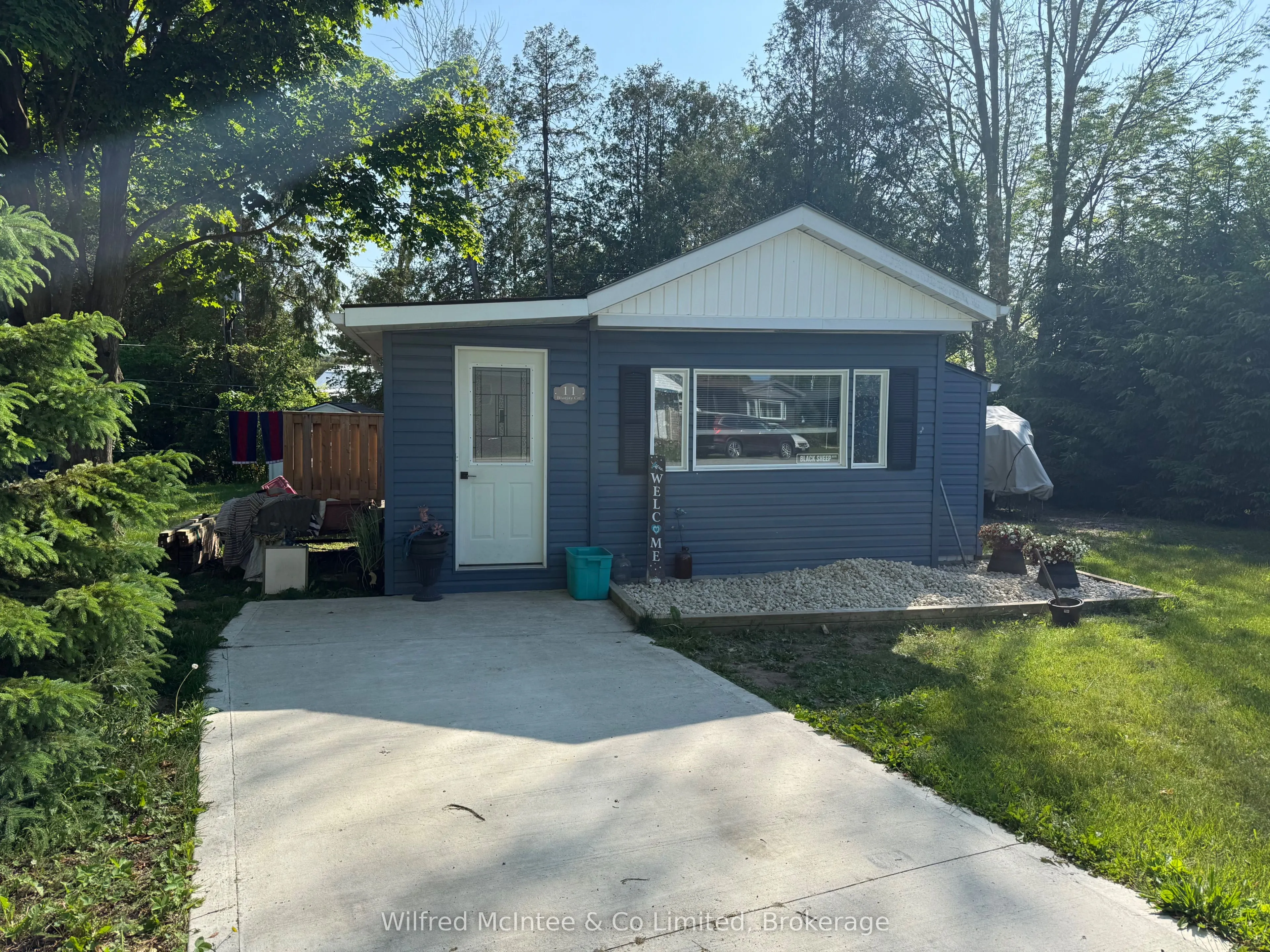 11 Bluejay Court