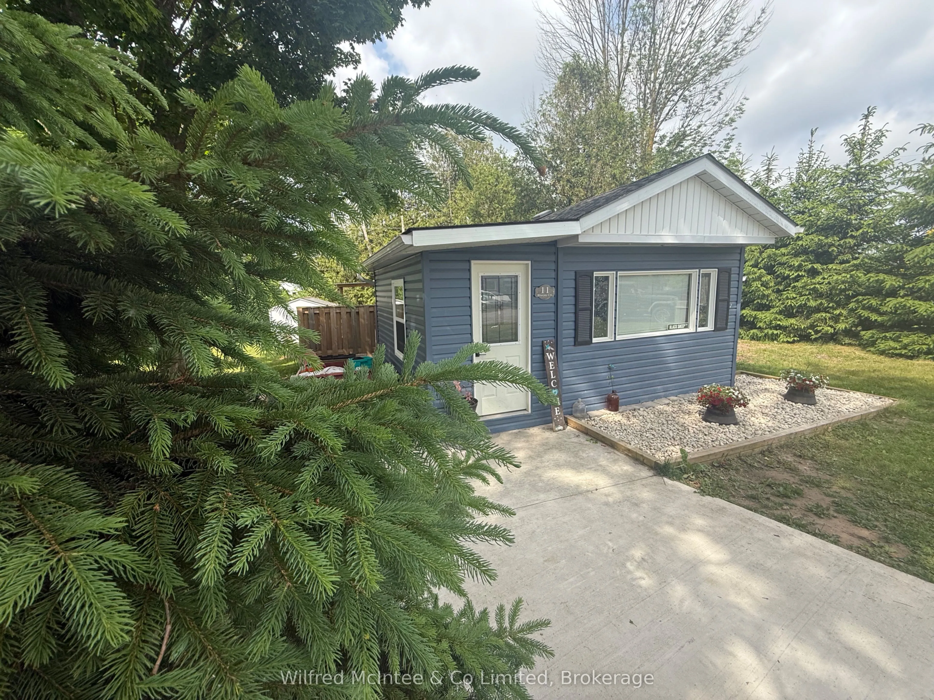 11 Bluejay Court