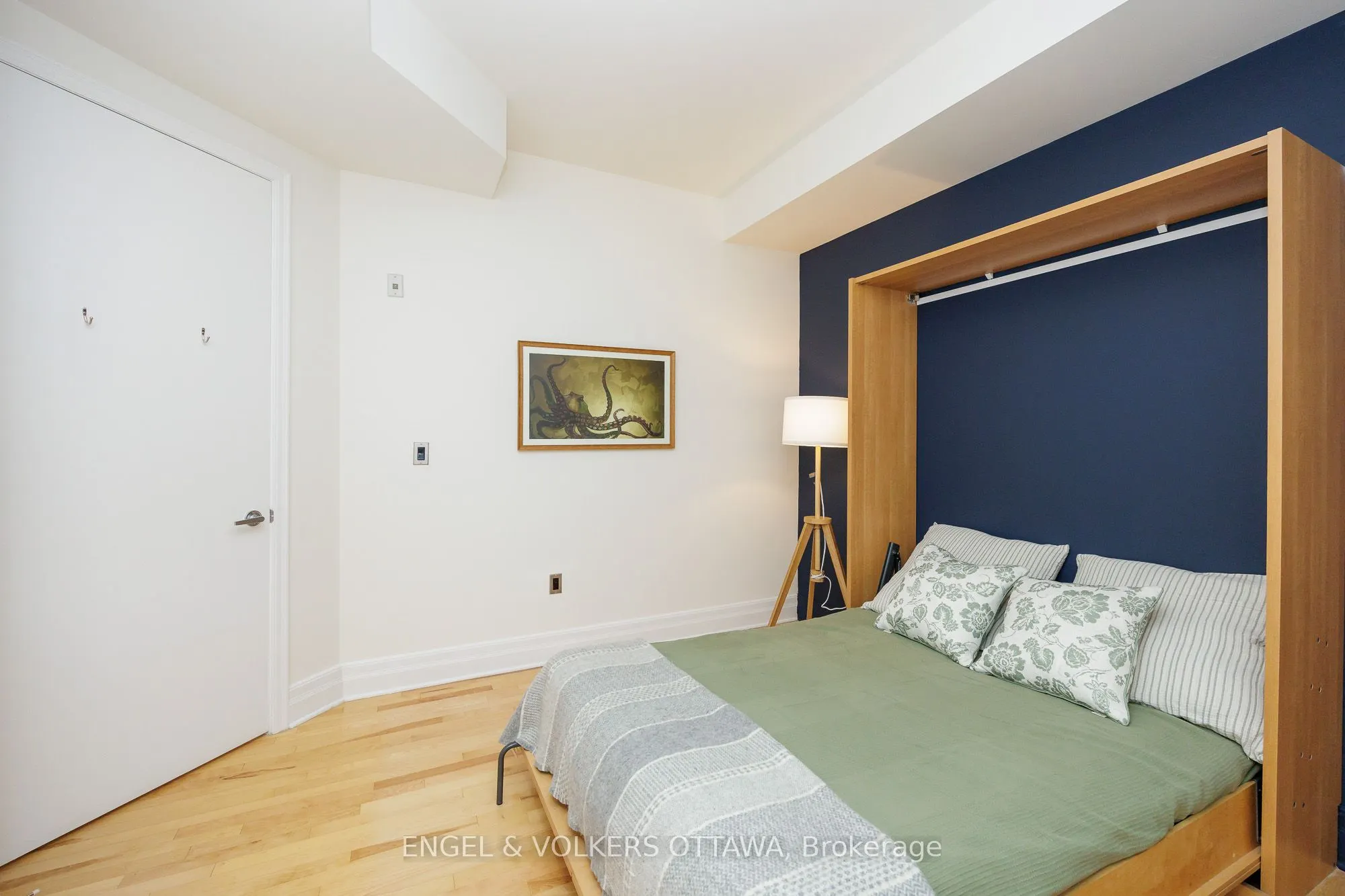 375 Lisgar Street, #203