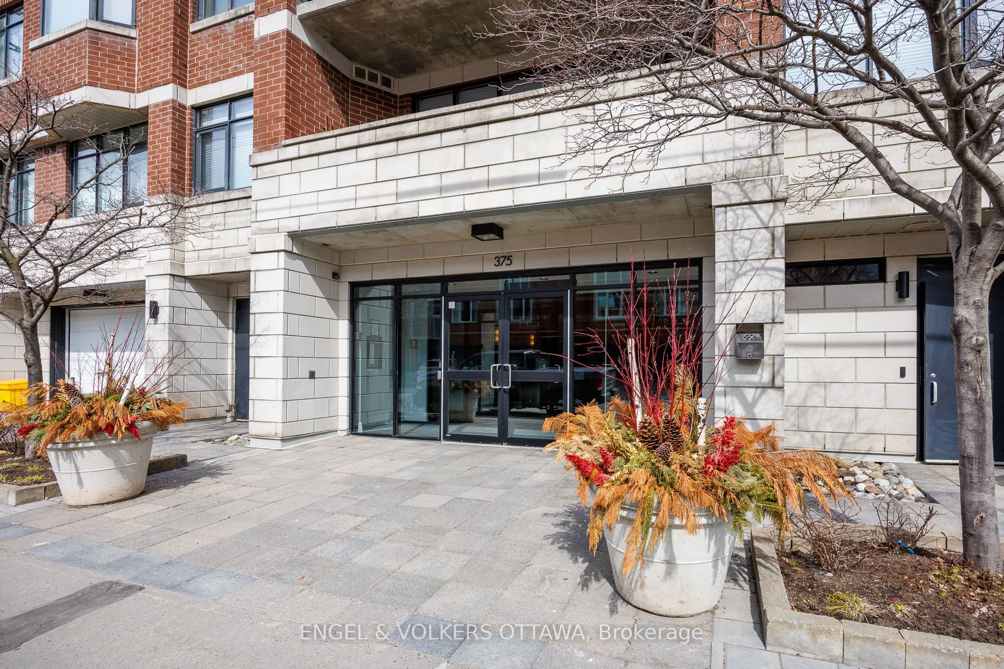 375 Lisgar Street, #203