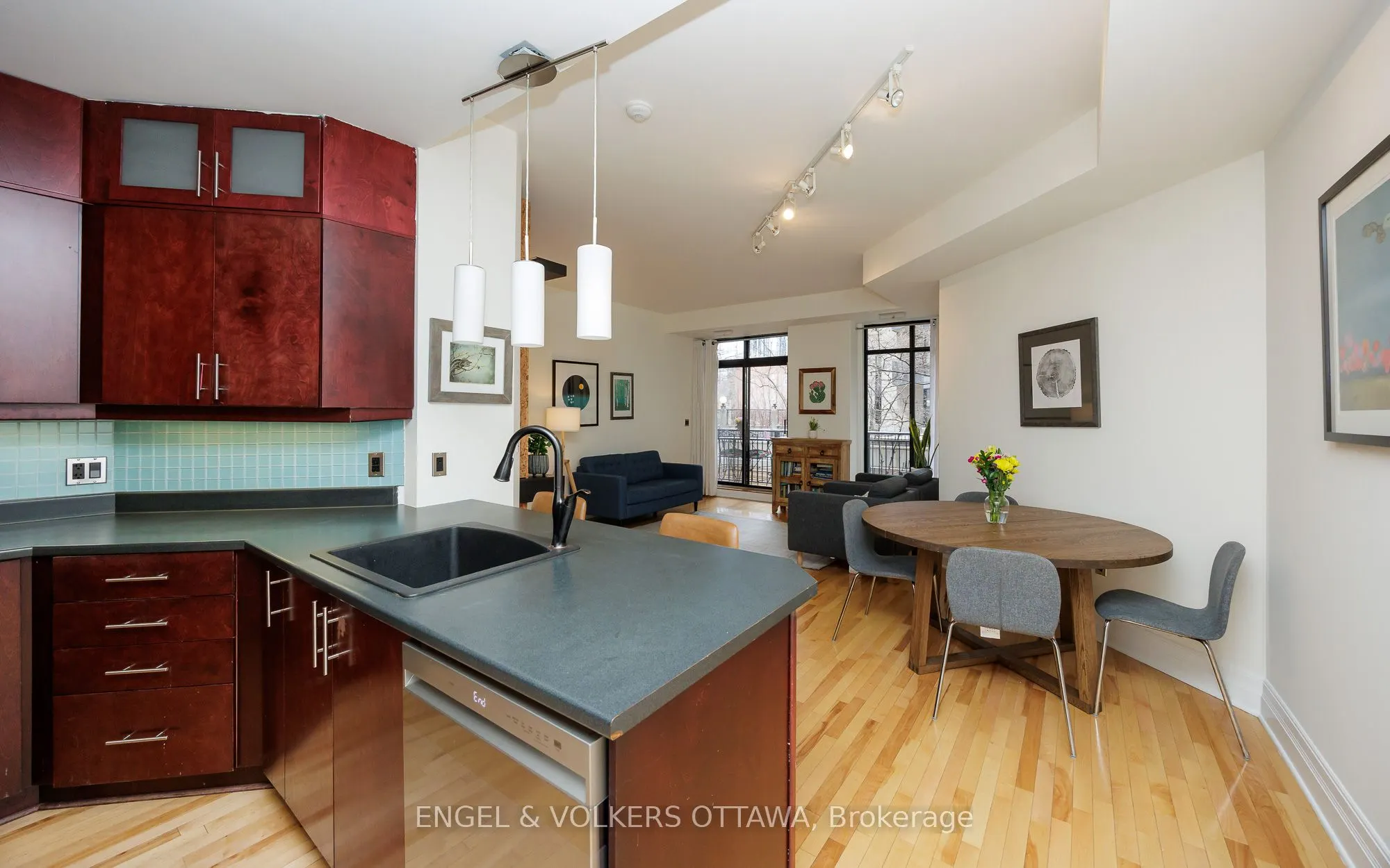 375 Lisgar Street, #203