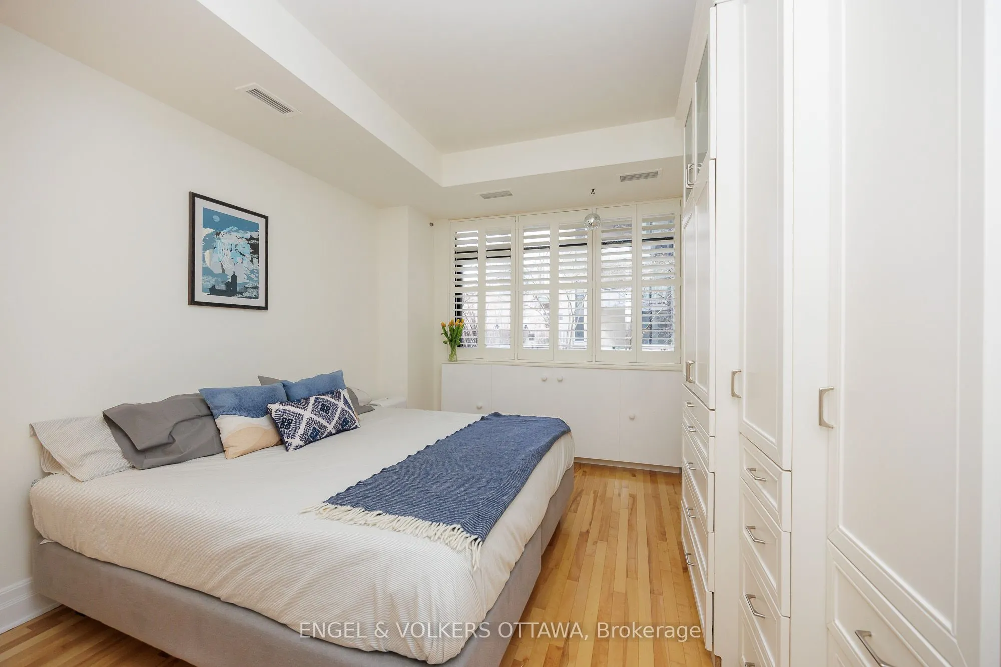 375 Lisgar Street, #203