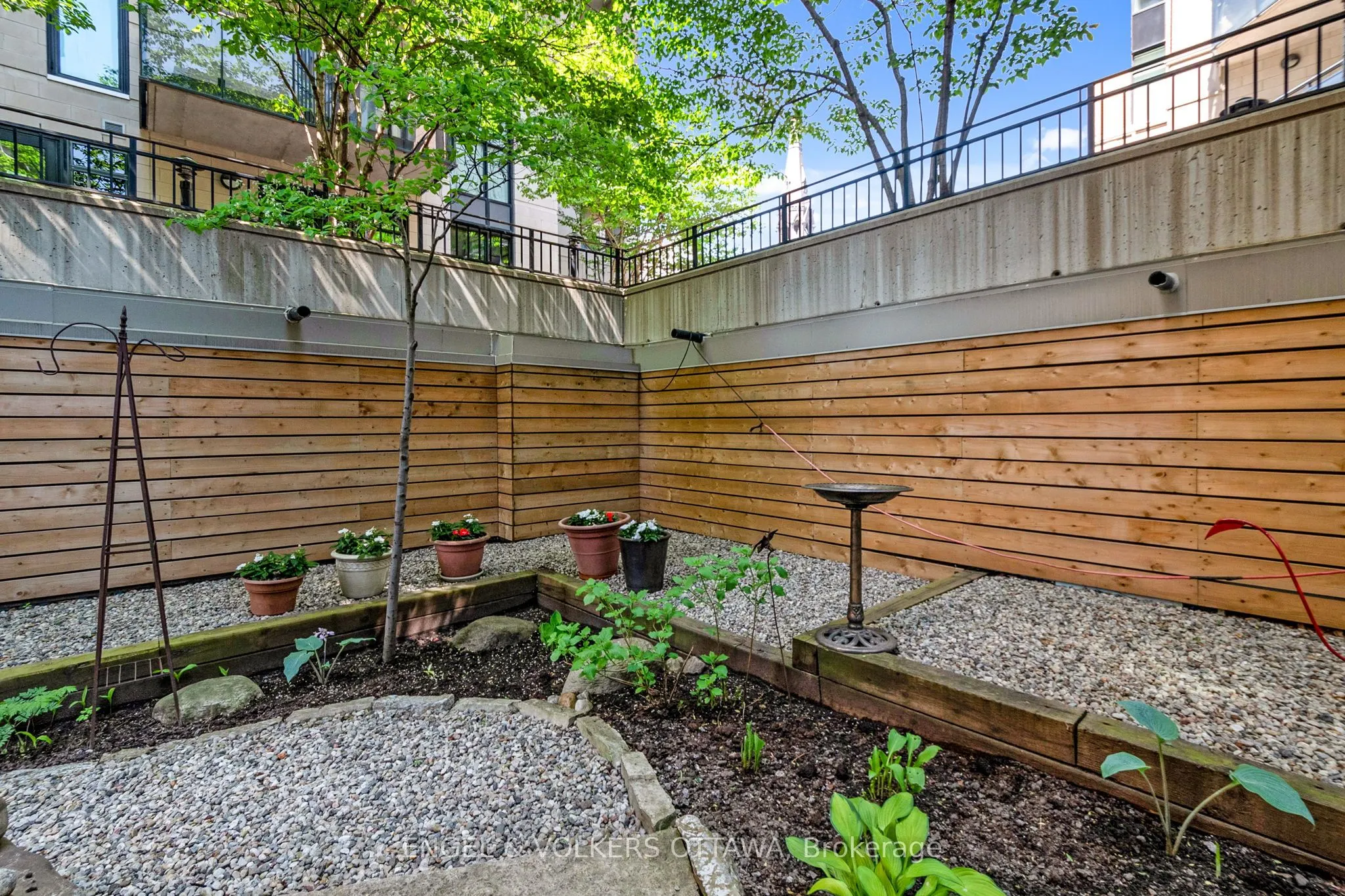 375 Lisgar Street, #203