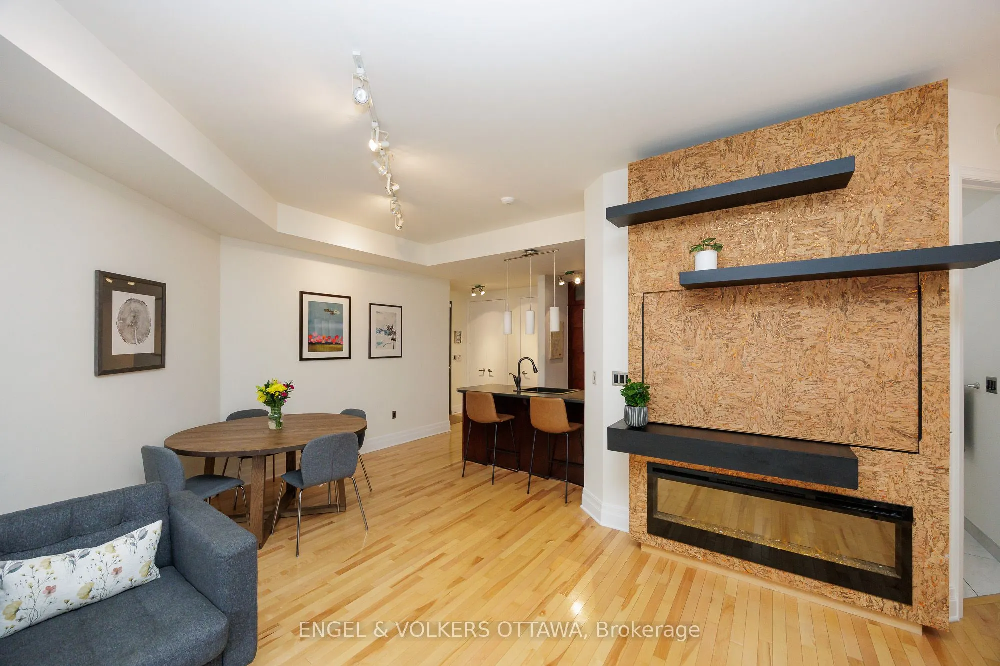 375 Lisgar Street, #203