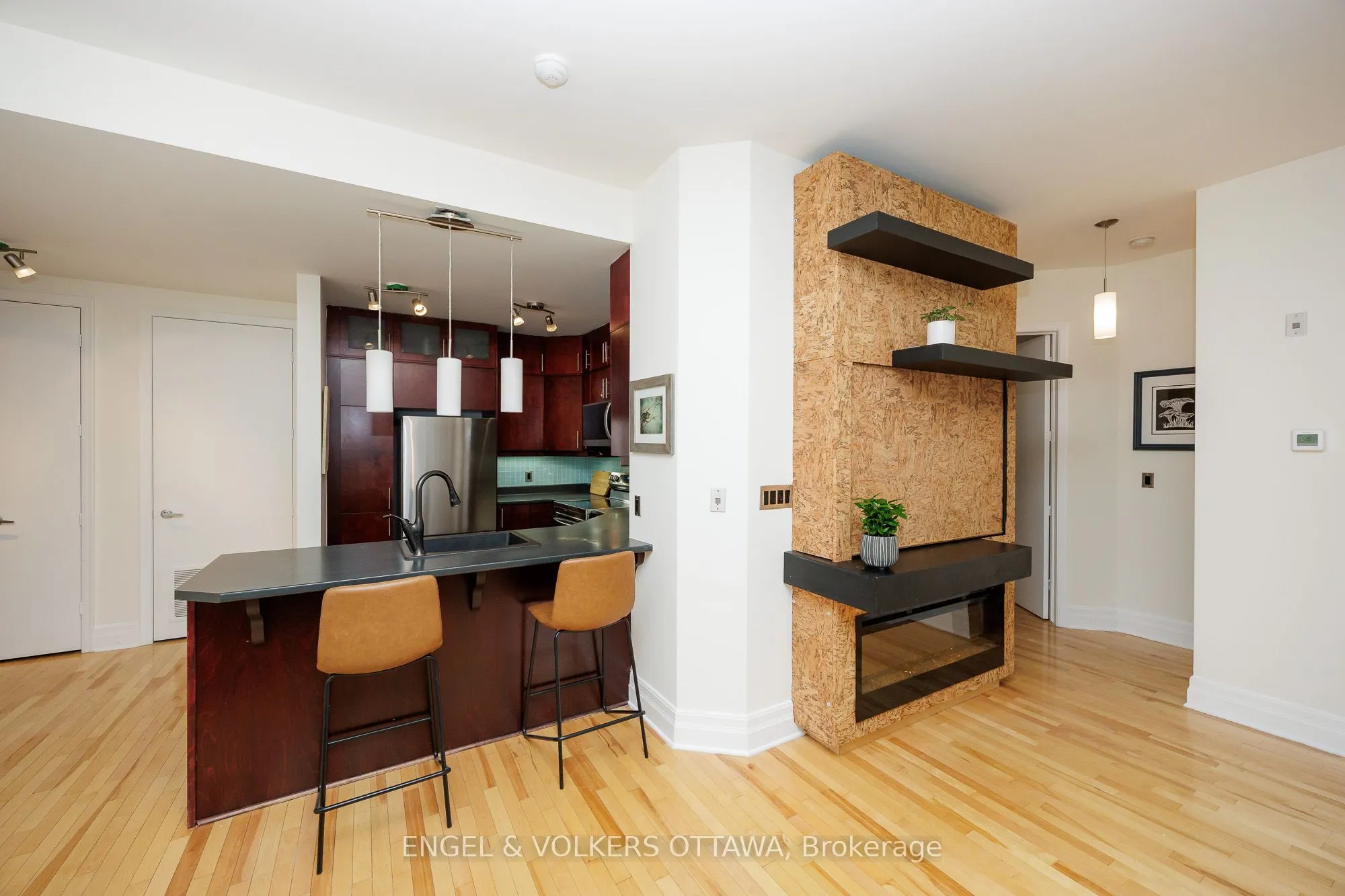 375 Lisgar Street, #203